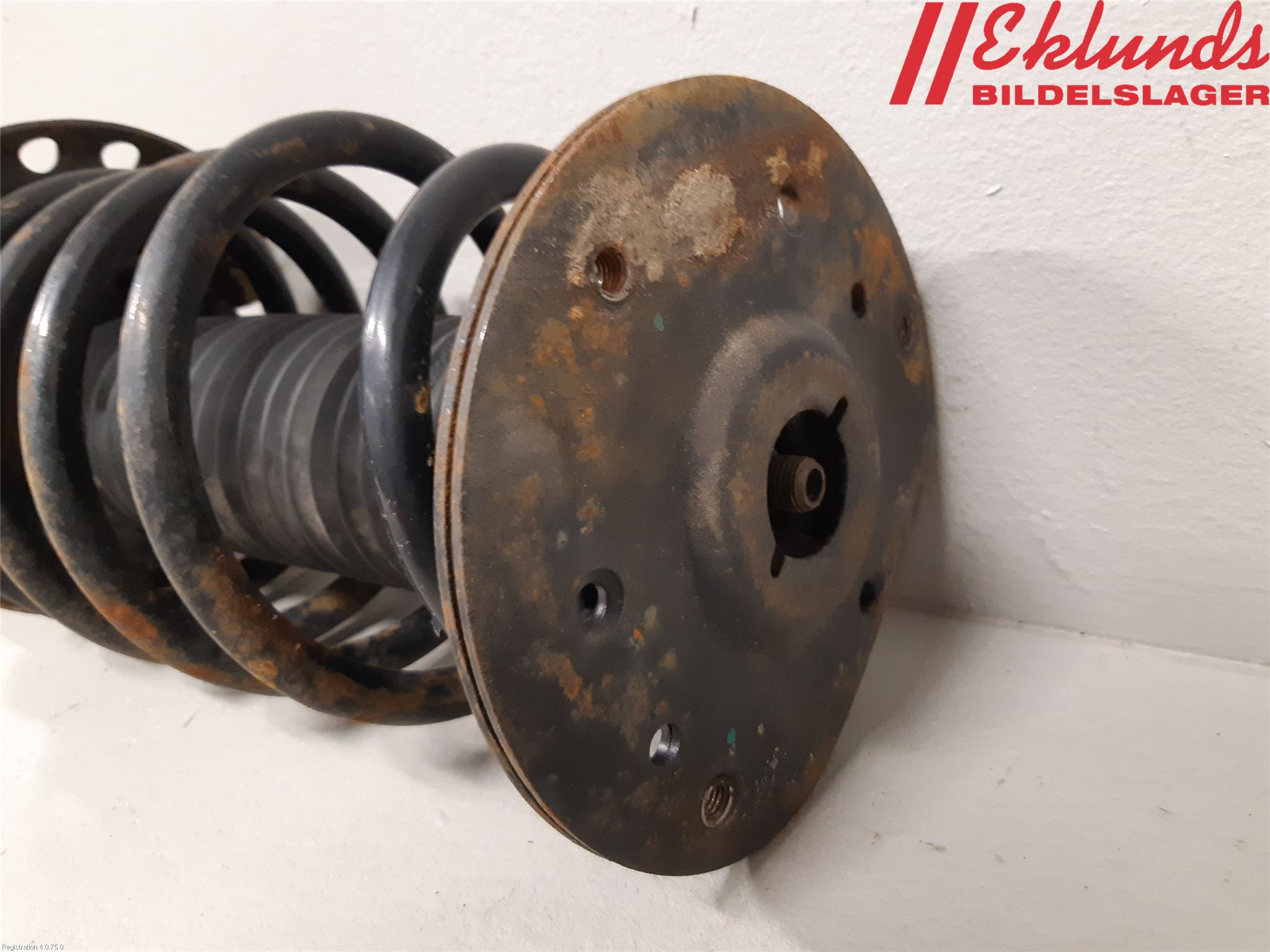 Volvo V70 08-13 Fjäderben Fram Vänster