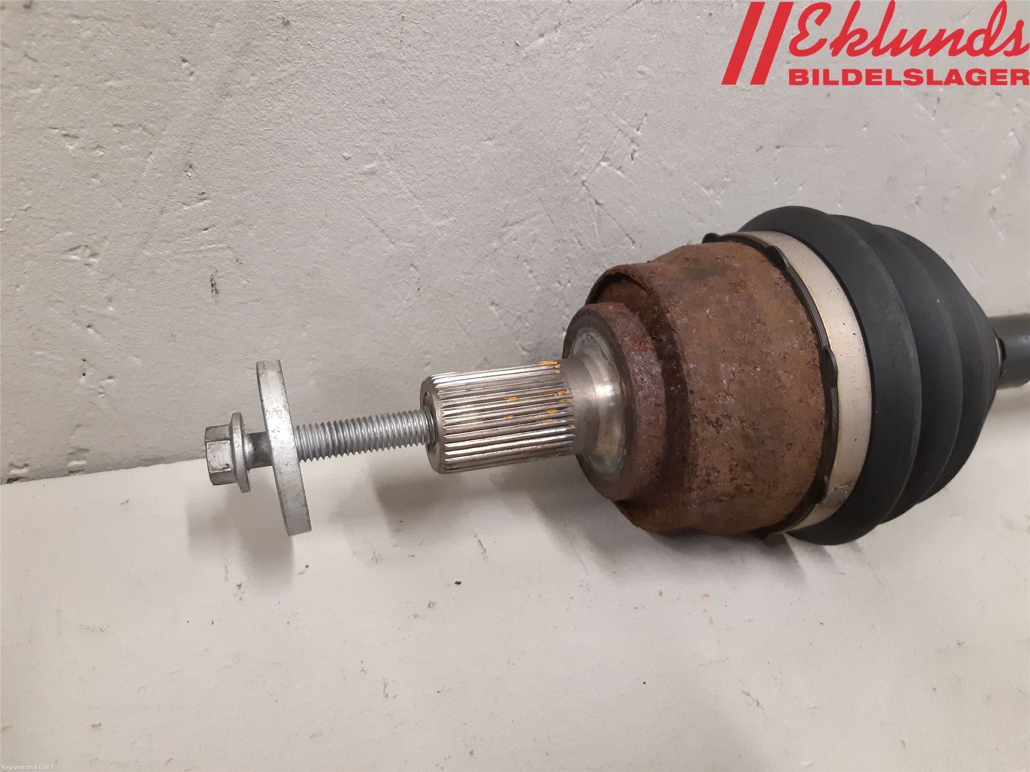 Volvo V40 12-19 Drivaxel Fram Vänster