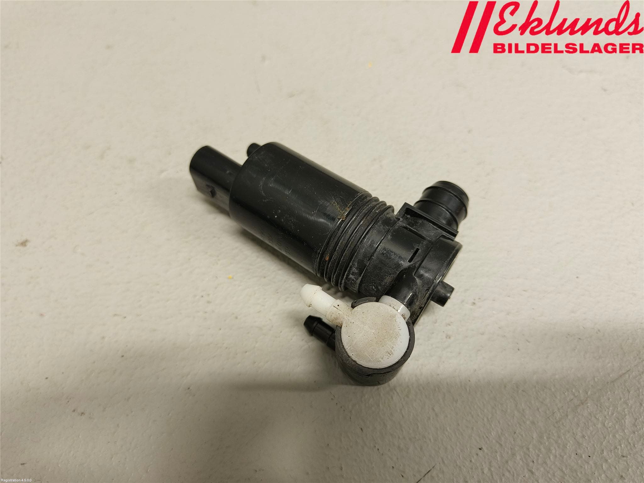 Volvo V90 17->> Spolarpump Vindruta