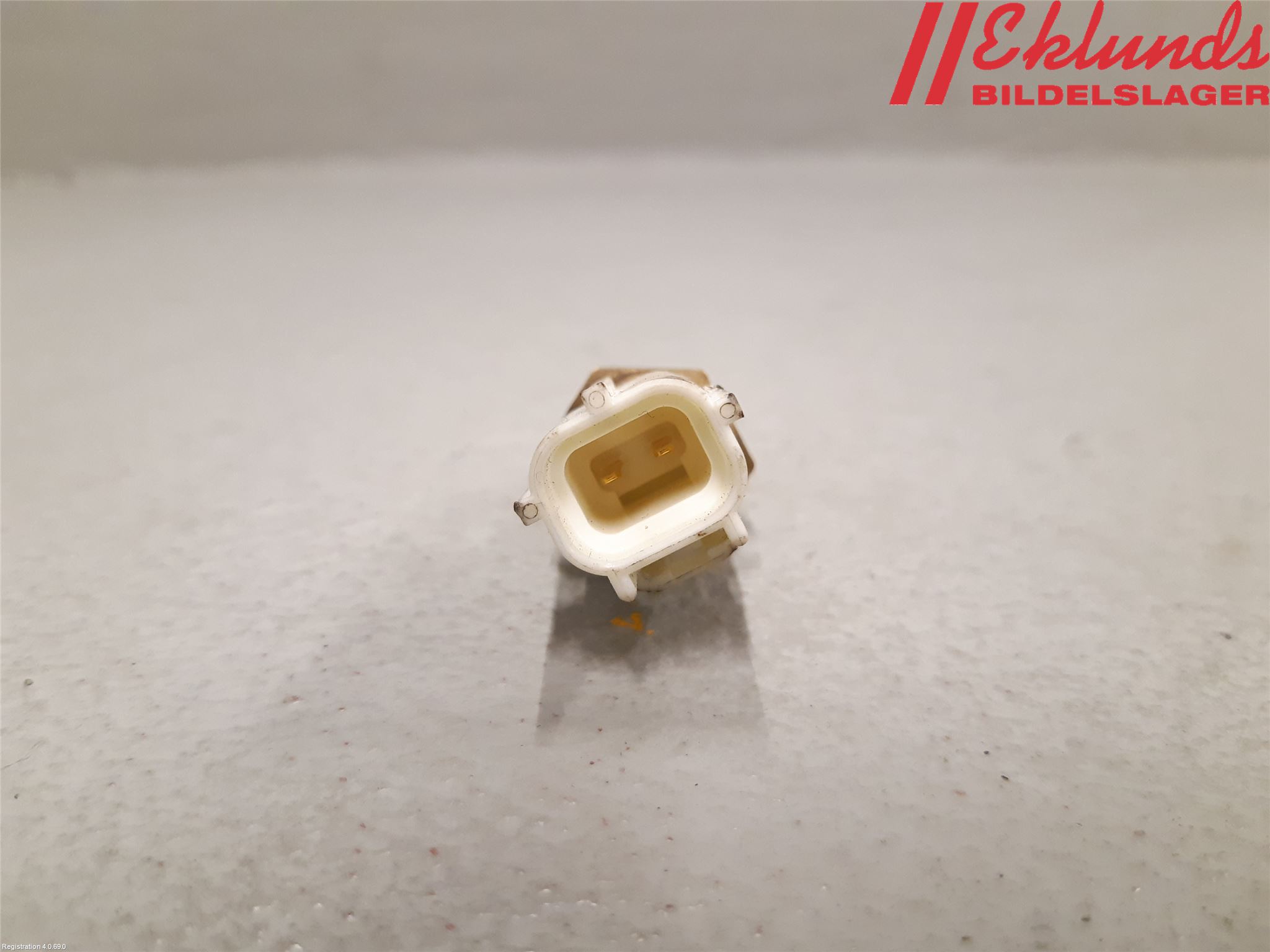 Toyota YARIS XP130 15-20 Givare Temp Vatten