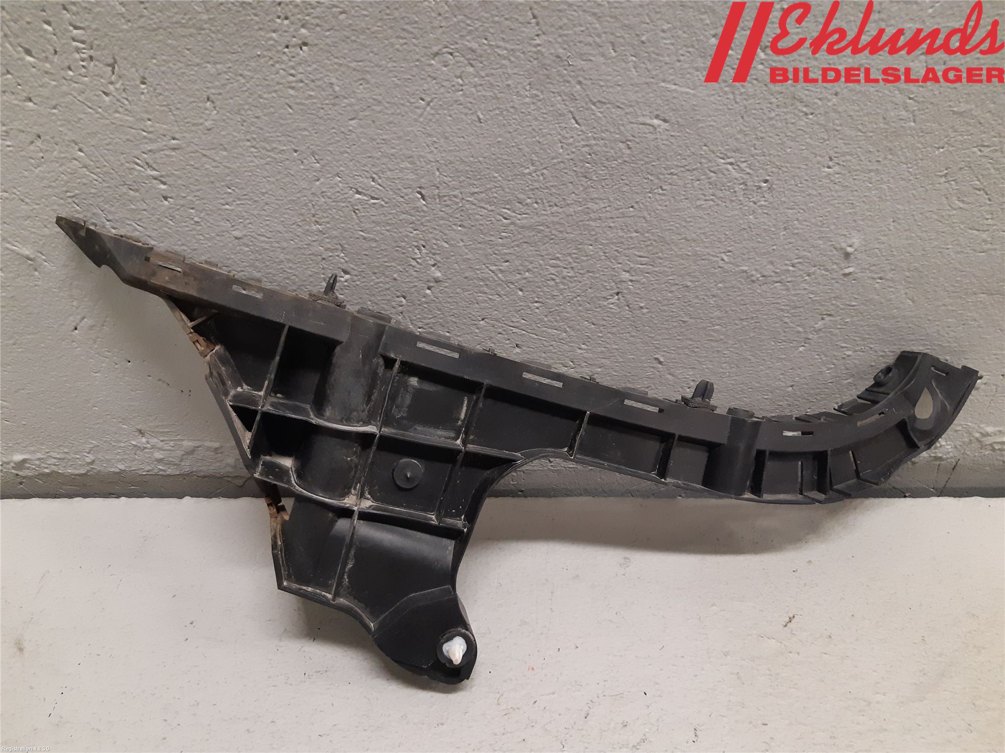 Volvo V70 08-13 Stötfångarfäste Bak Hö