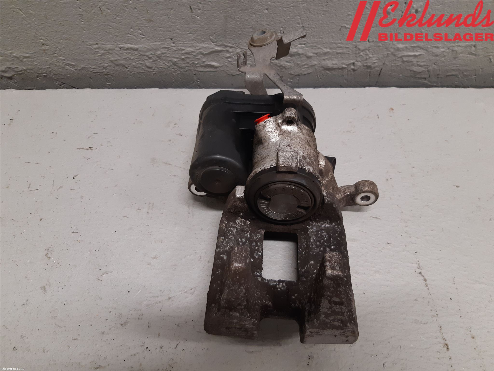 BMW 3 G20/G21/G80/G81 19- Bromsok Bak Höger