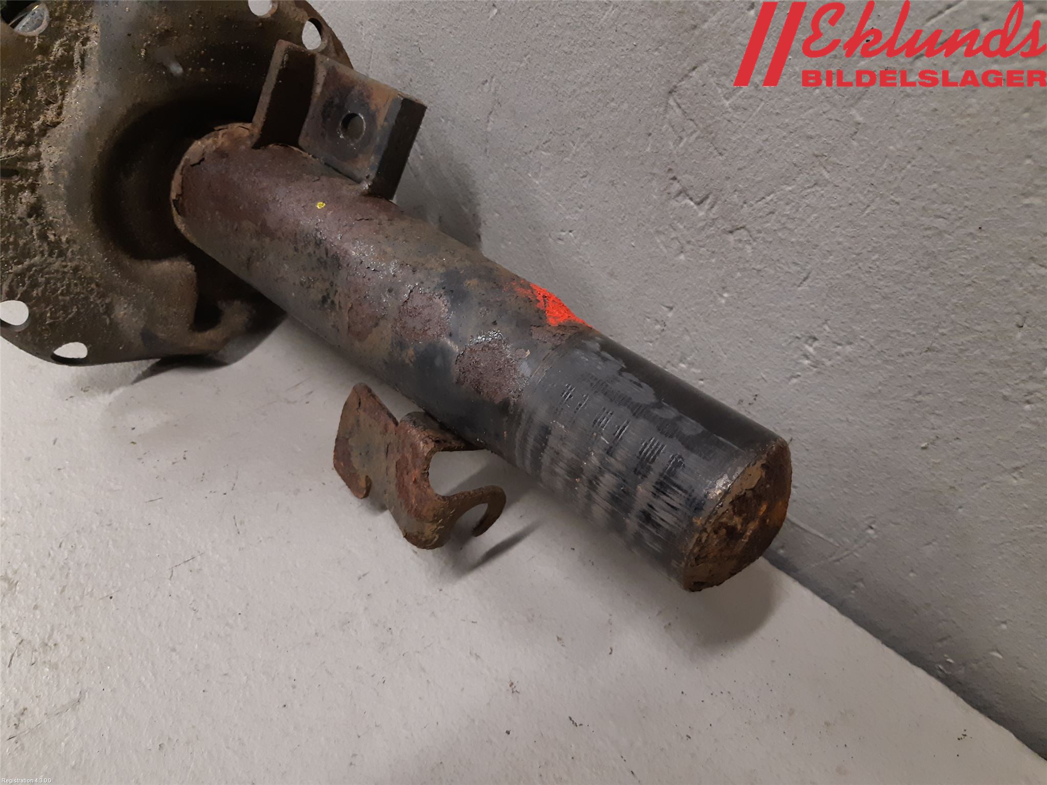 Volvo V70 08-13 Fjäderben Fram Vänster