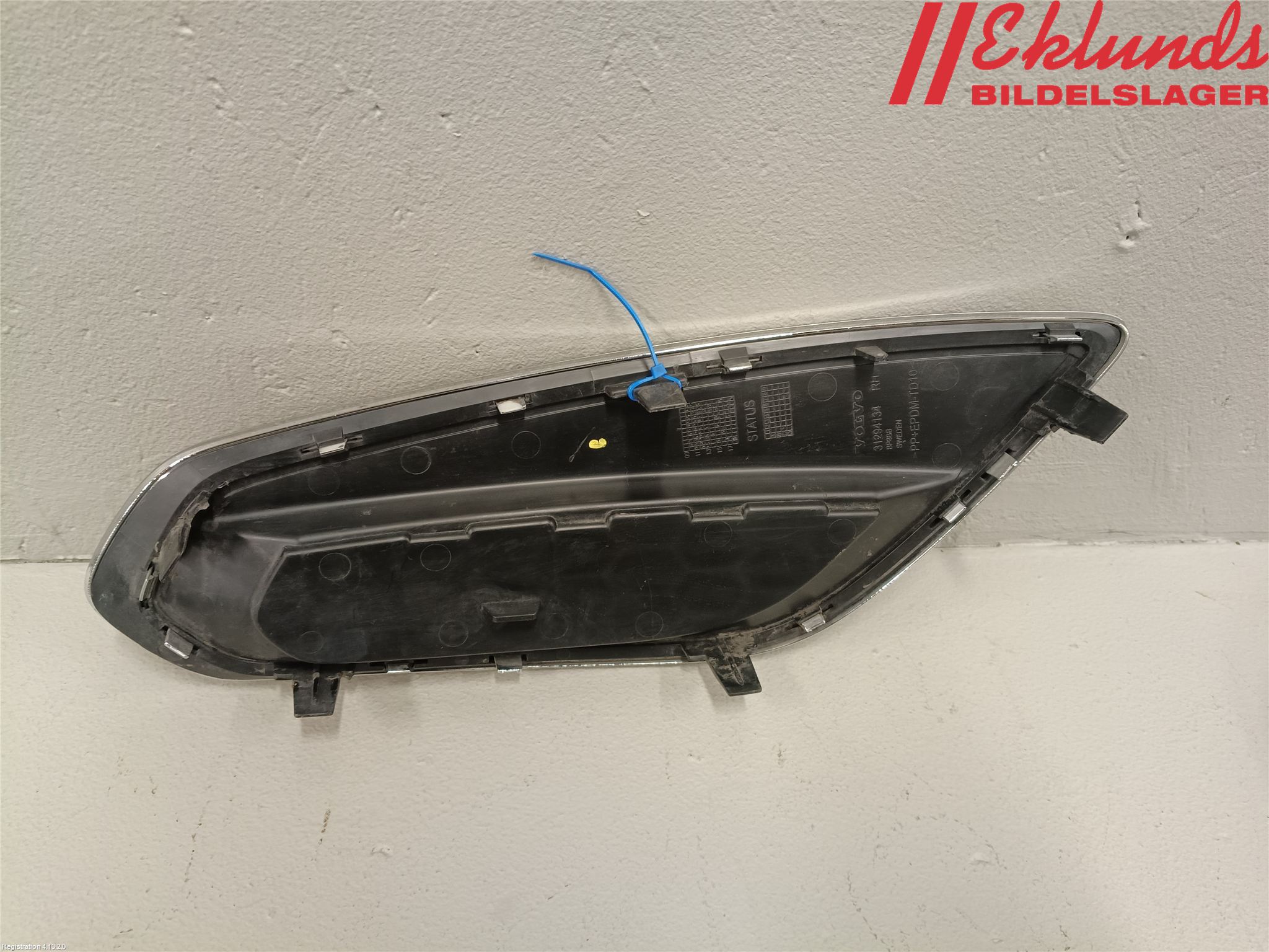 Volvo V60 11-13 Stöt Utfyllnad-List-Grill