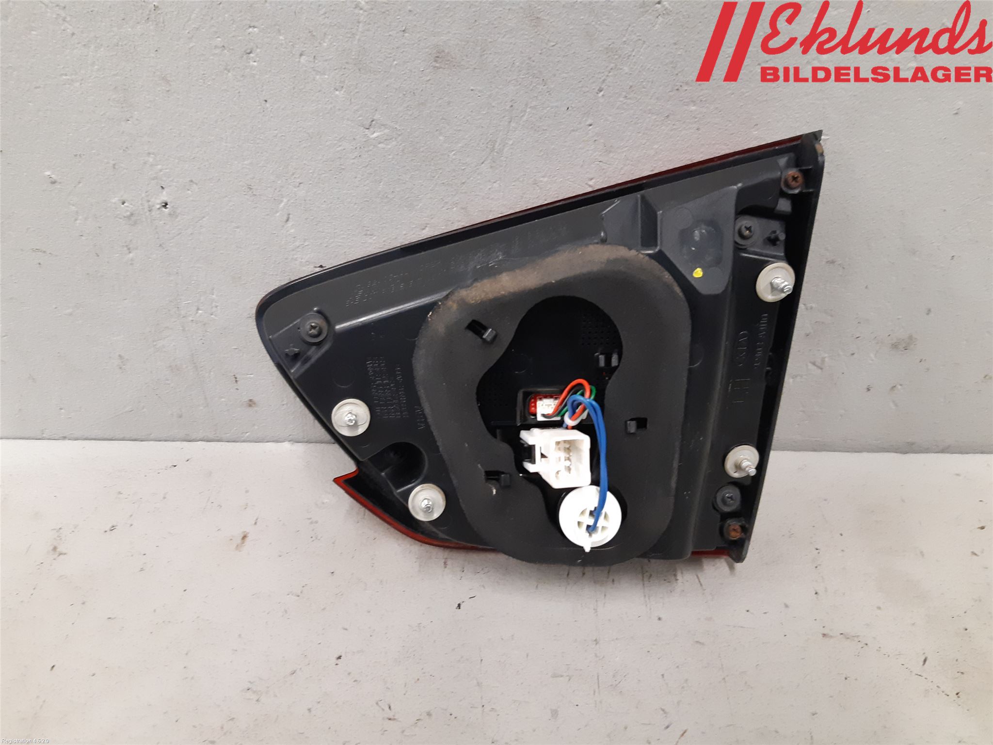Kia CARENS III 13-19 Bakljus Lucka Vä
