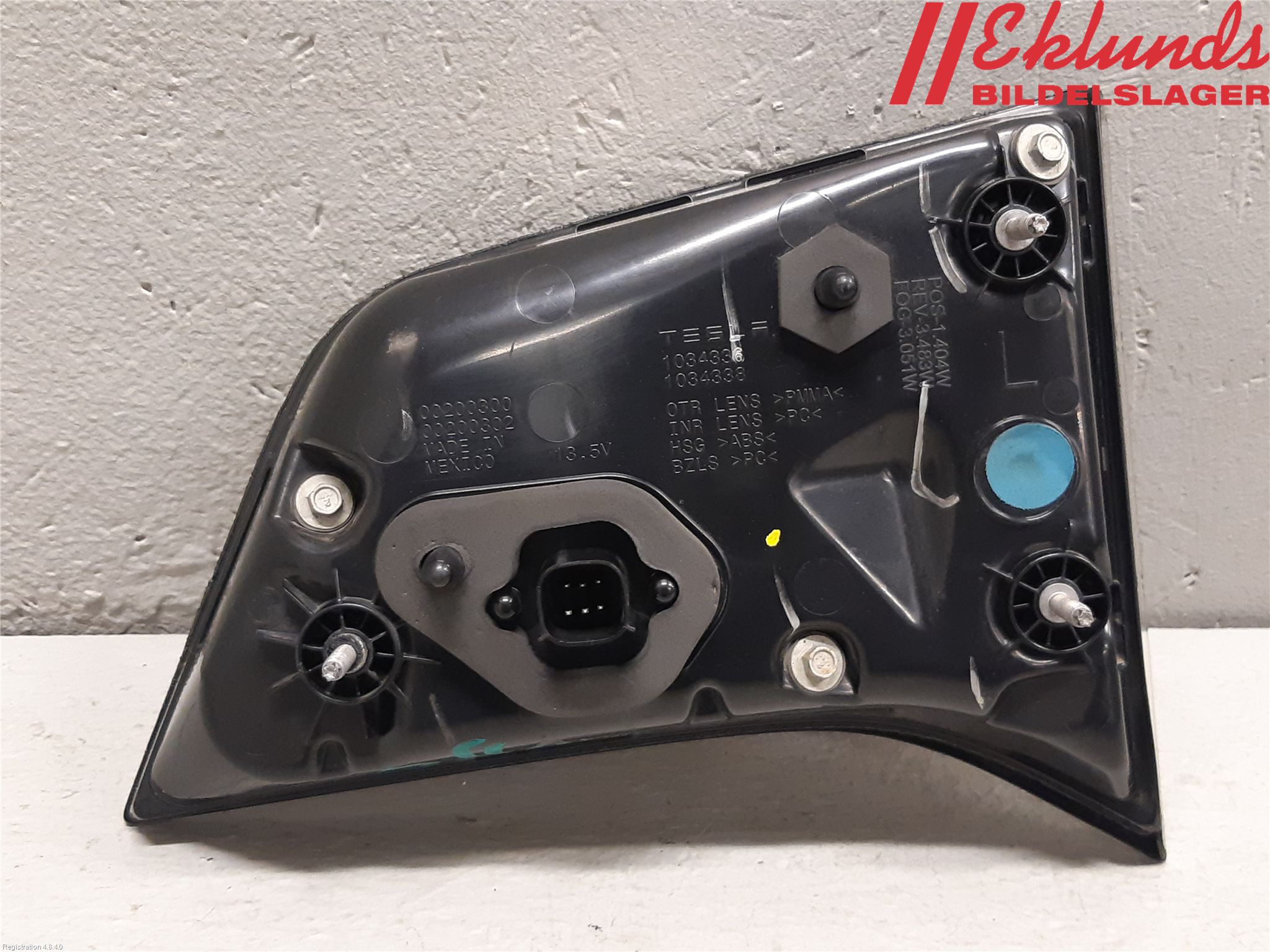 Tesla MODEL X 16- Bakljus Lucka Vä