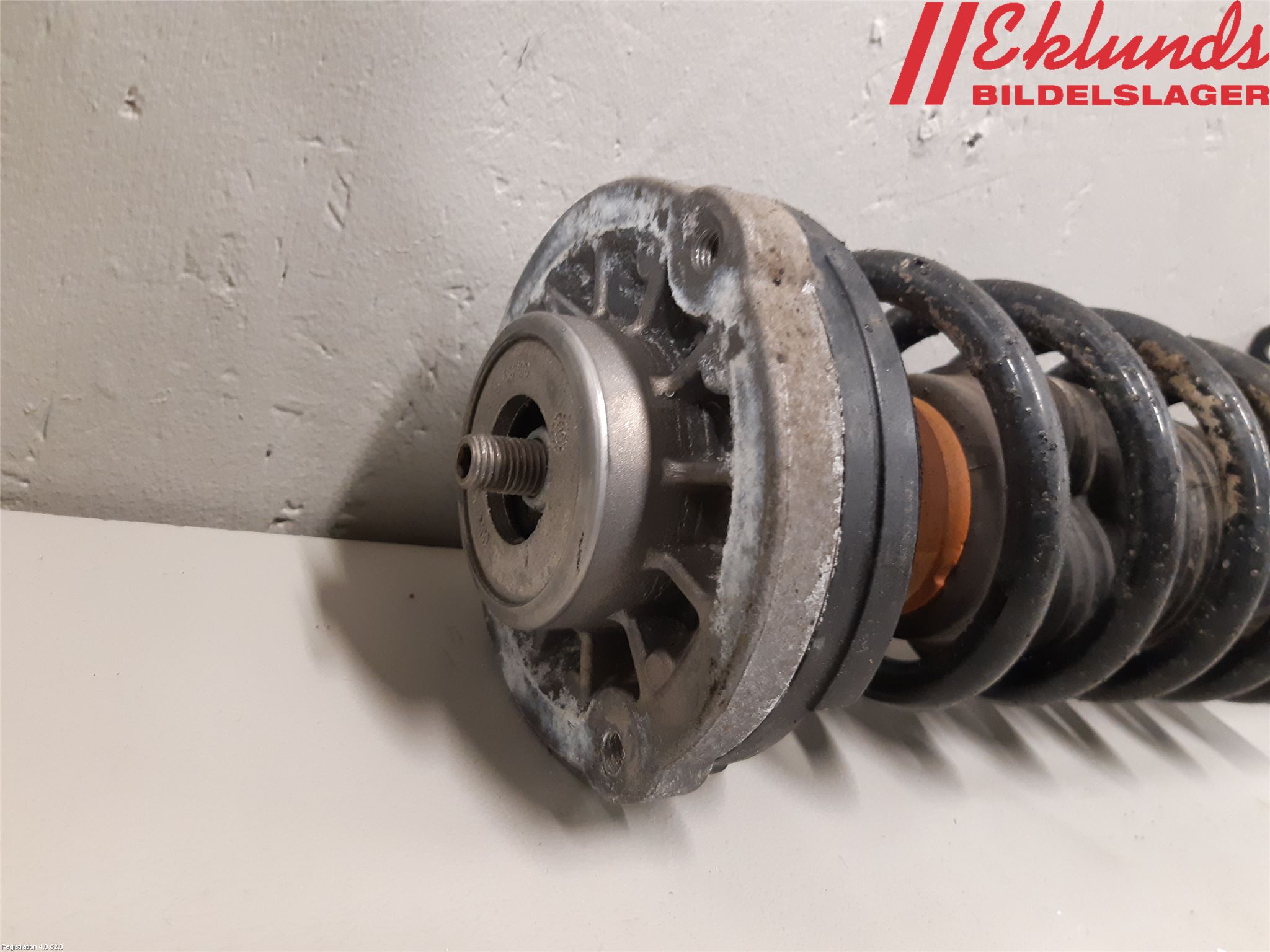 BMW 5 F10/F11/F18 09-17 Fjäderben Fram Höger