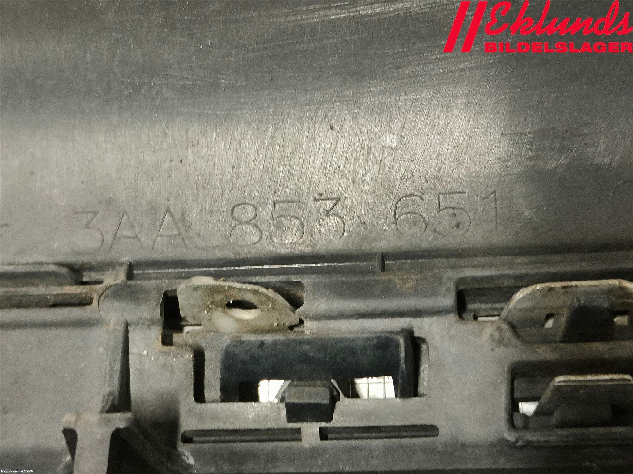 Volkswagen VW PASSAT 11-14 Grill Komp