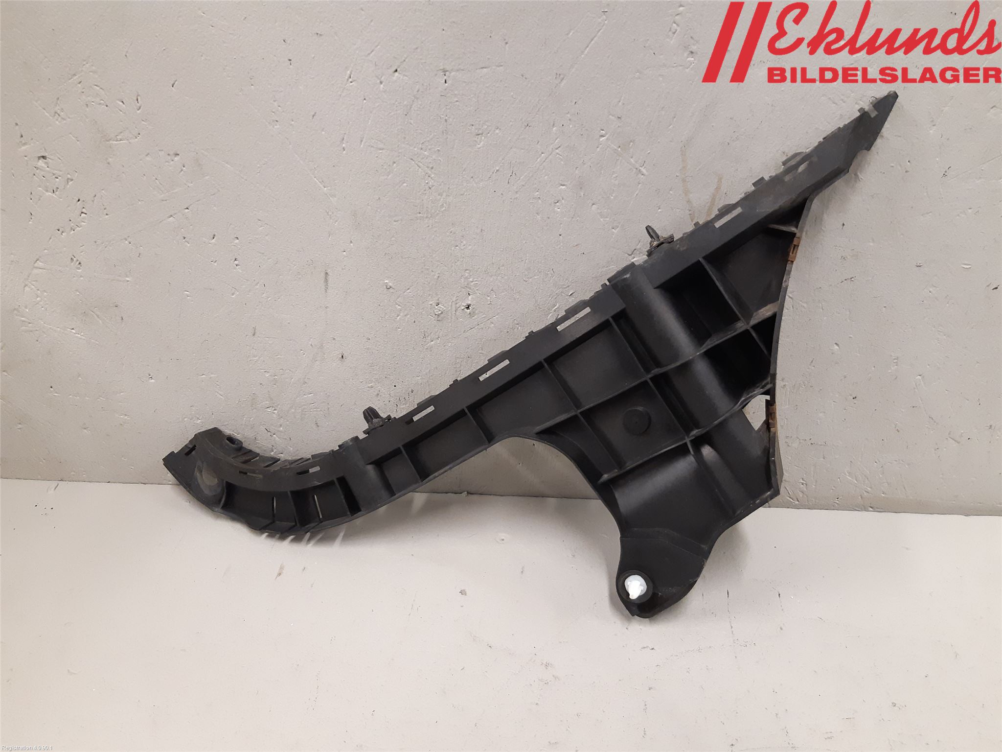 Volvo V70 08-13 Stötfångarfäste Bak Vä