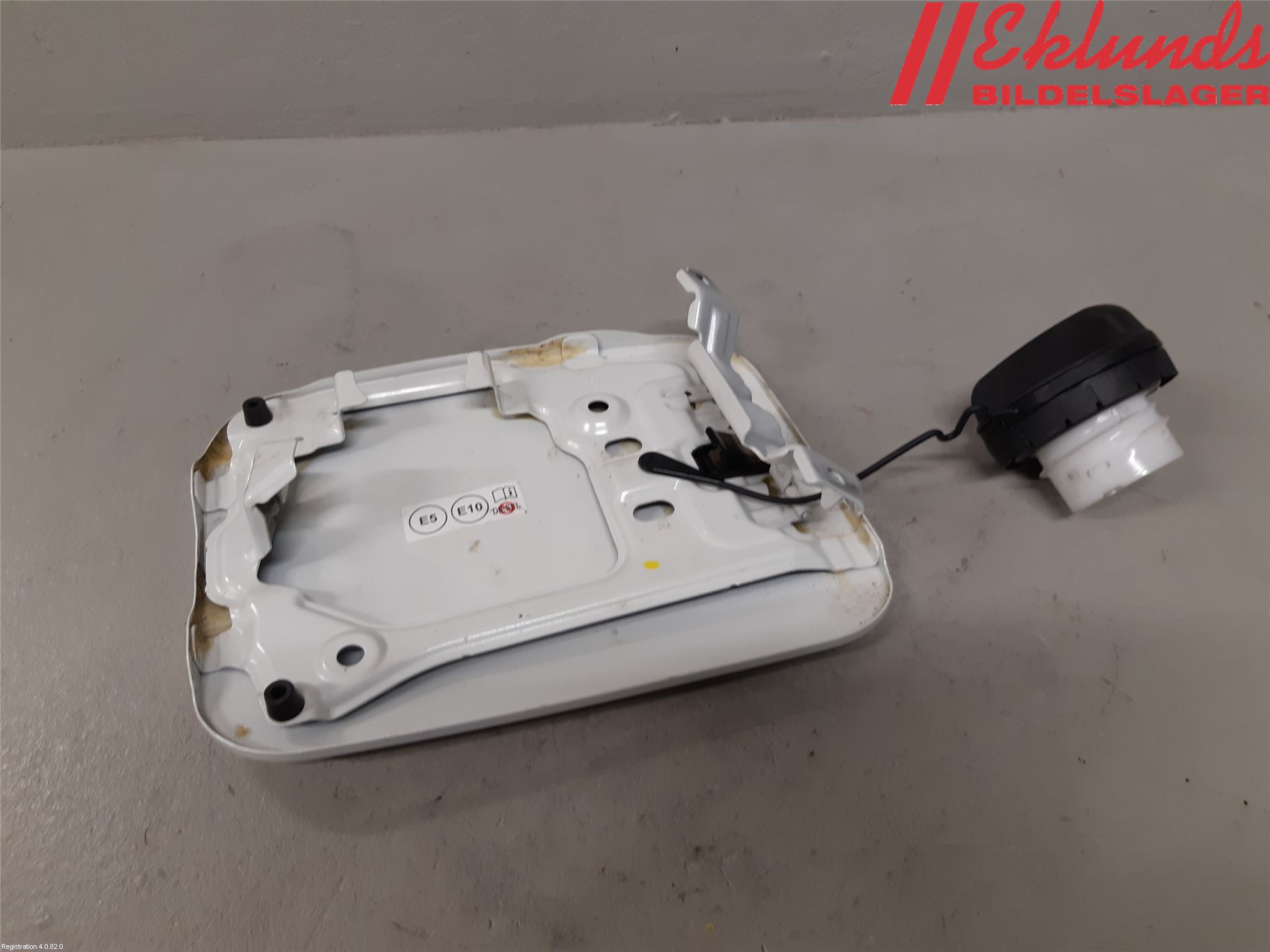 Toyota RAV4 19- Tanklucka