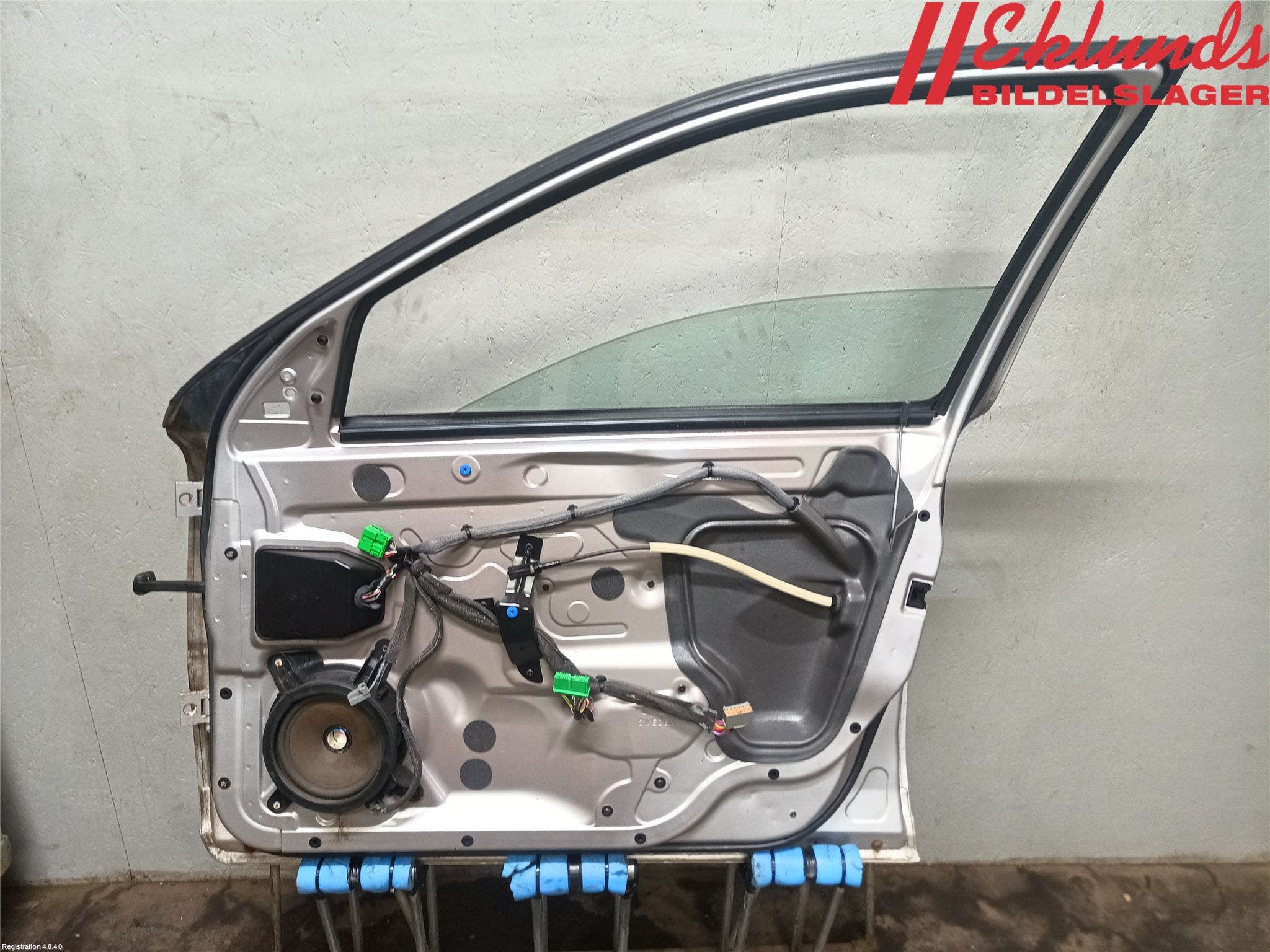 Volvo V70 00-04 Dörr Fram Höger