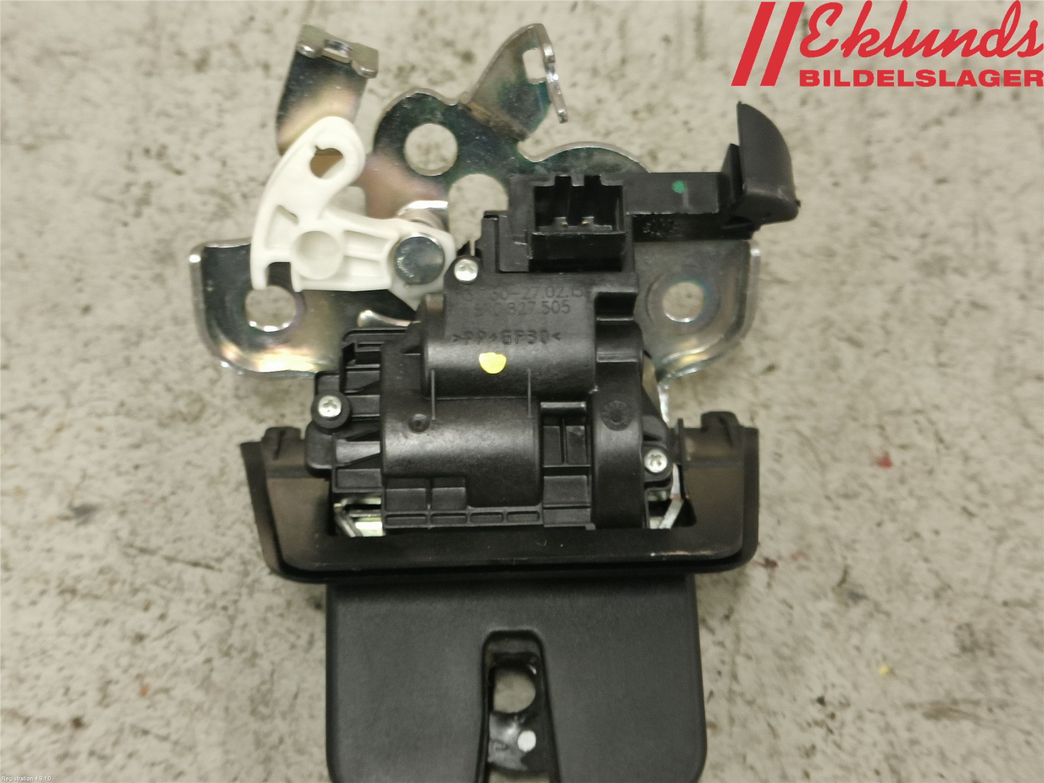 Audi Q3 8U 12-18 Låskista Baklucka