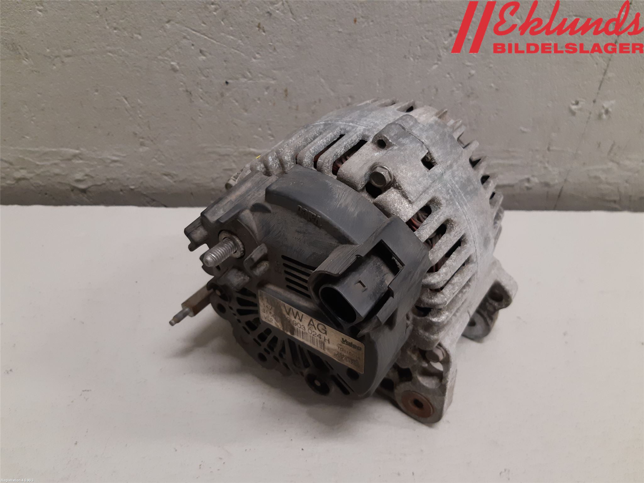 Volkswagen VW CADDY      04-10 Generator