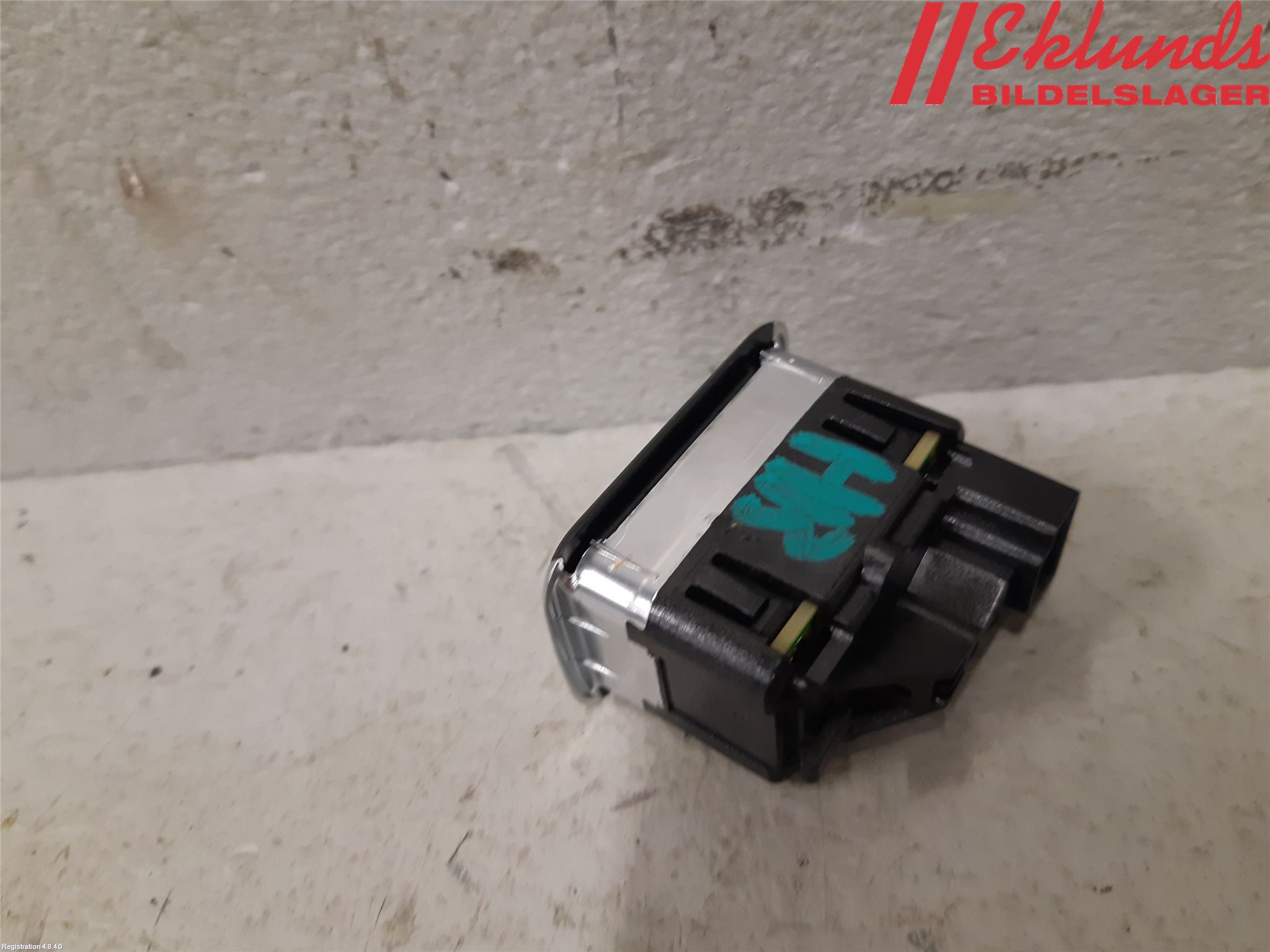 Tesla MODEL X 16- Strömställare Elhiss