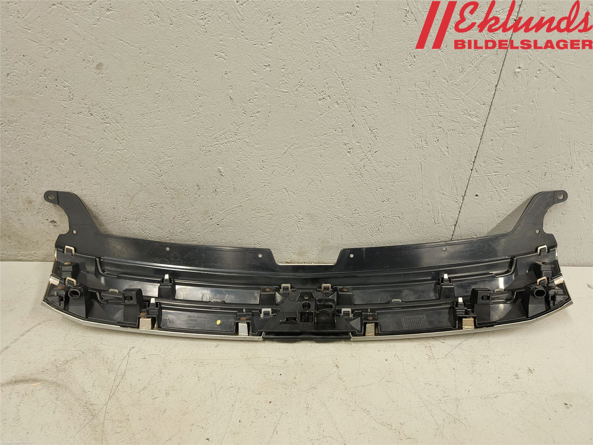 Mitsubishi OUTLANDER 13-21 Grill Komp