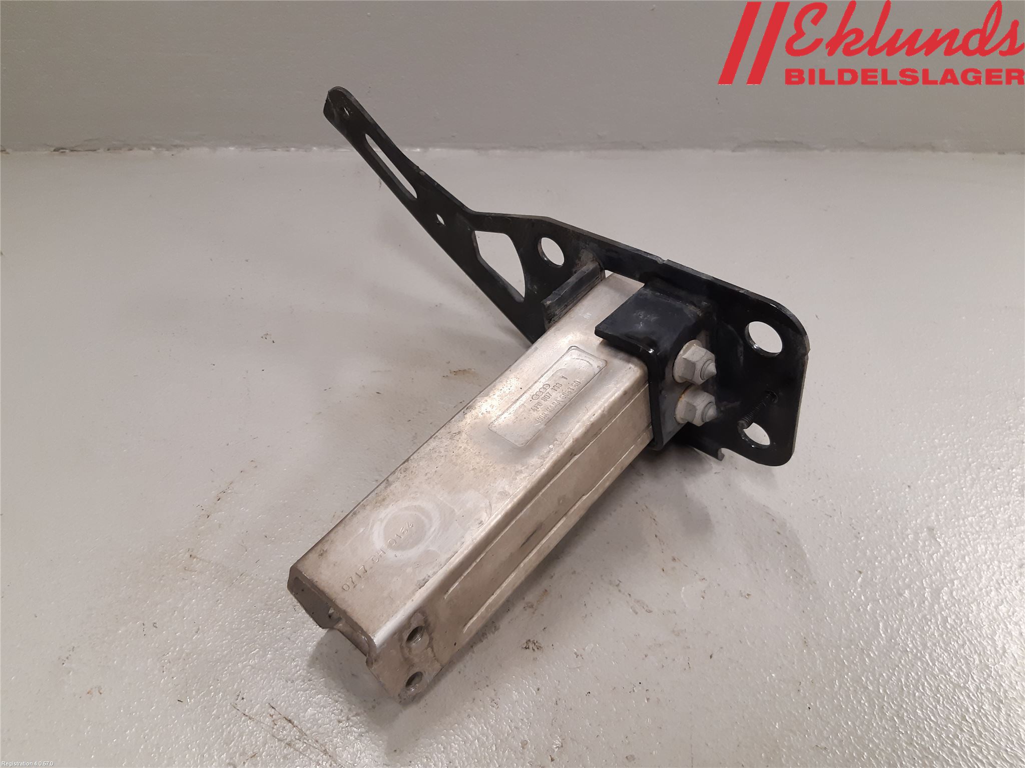 Audi A6/S6     05-11 Stötfångarbärjärn Fram