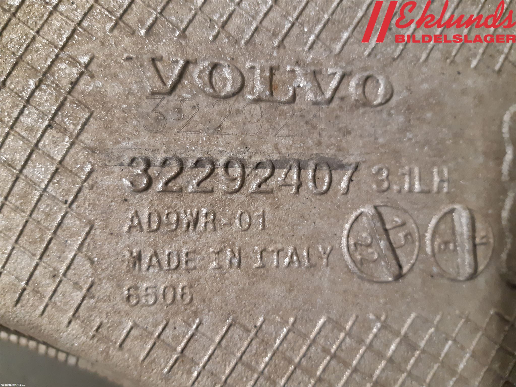 Volvo V90 17->> Bärarm Bak Vänster