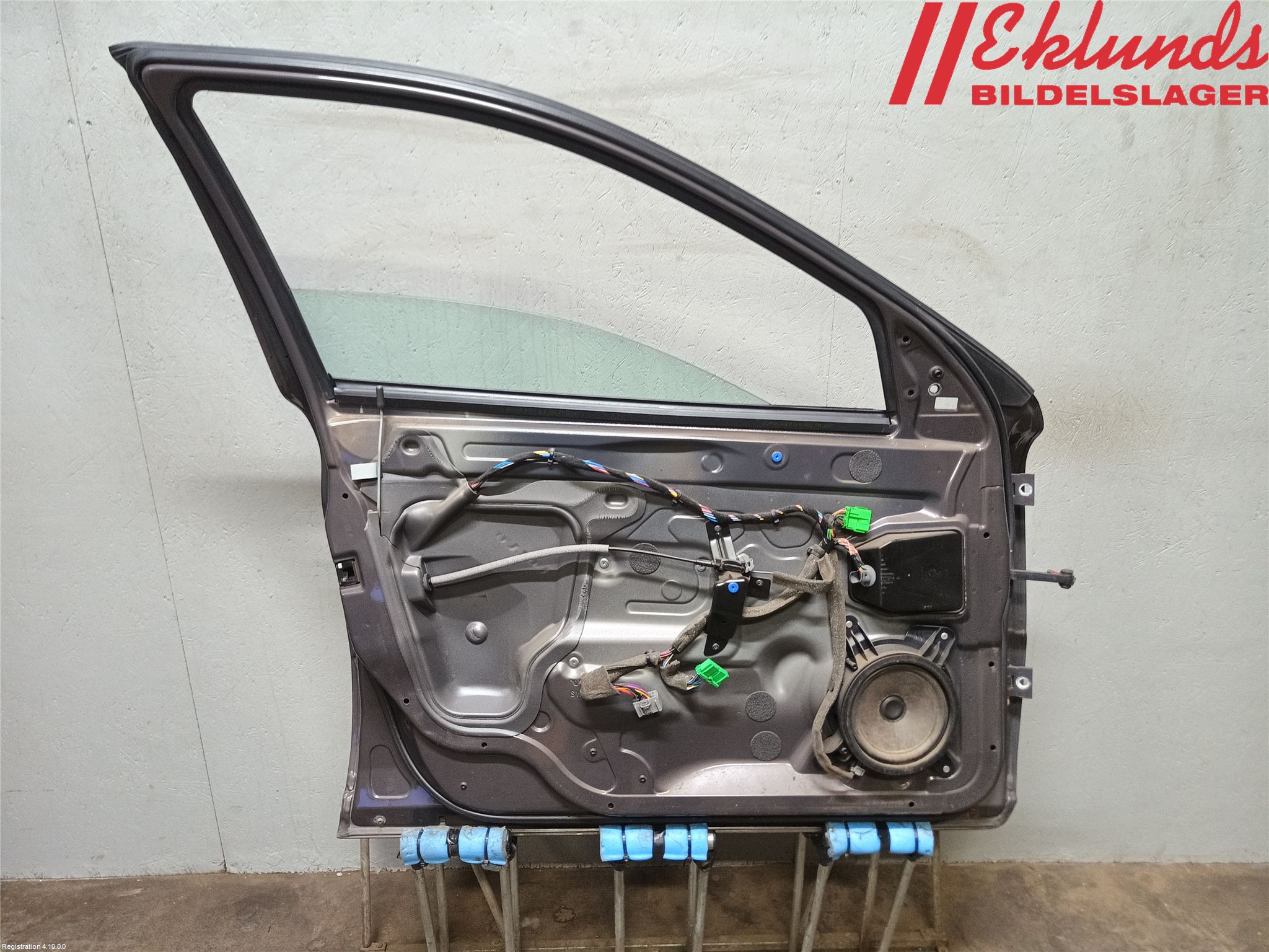 Volvo XC70 05-07 Dörr Fram Vänster