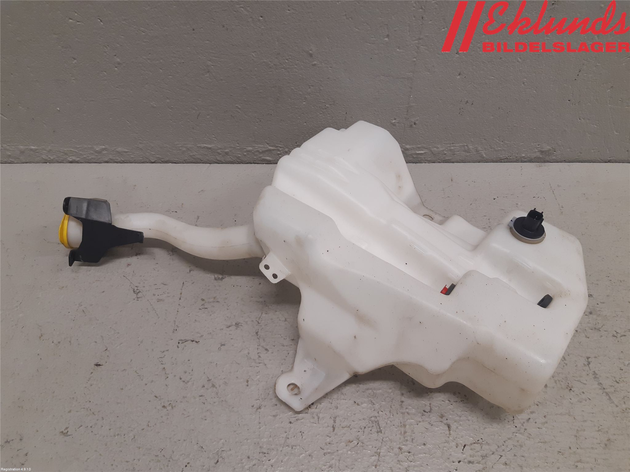 Ford KUGA 17-19 Spolartank Vindruta-Strål