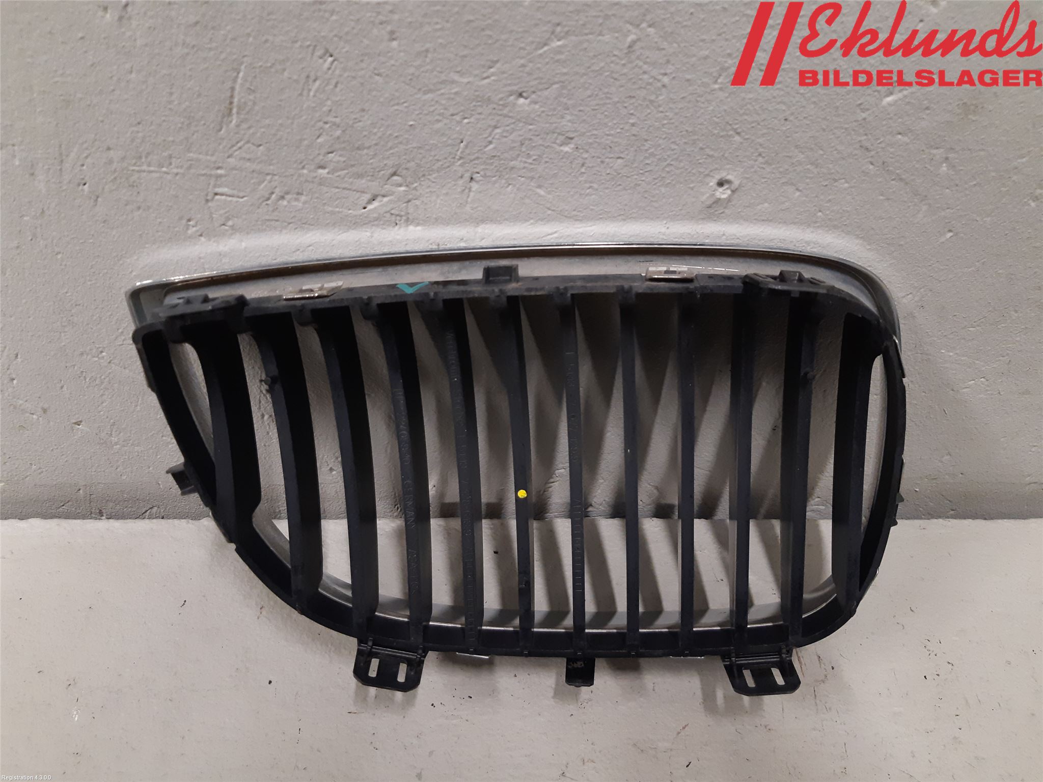 BMW 1 E87/81 5D/3D 03-11 Grilldel Vänster