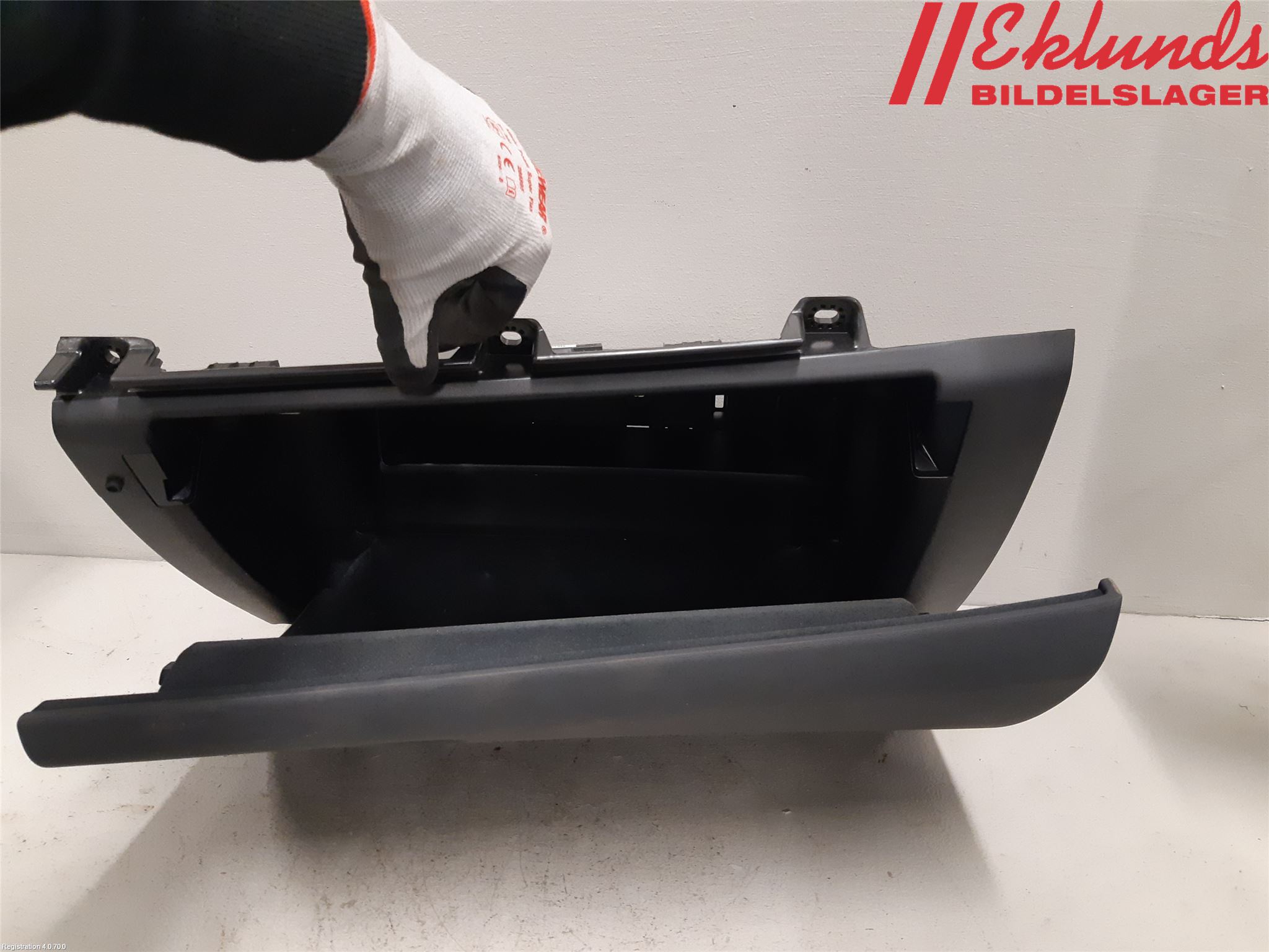 Volvo V90 17->> Handskfack