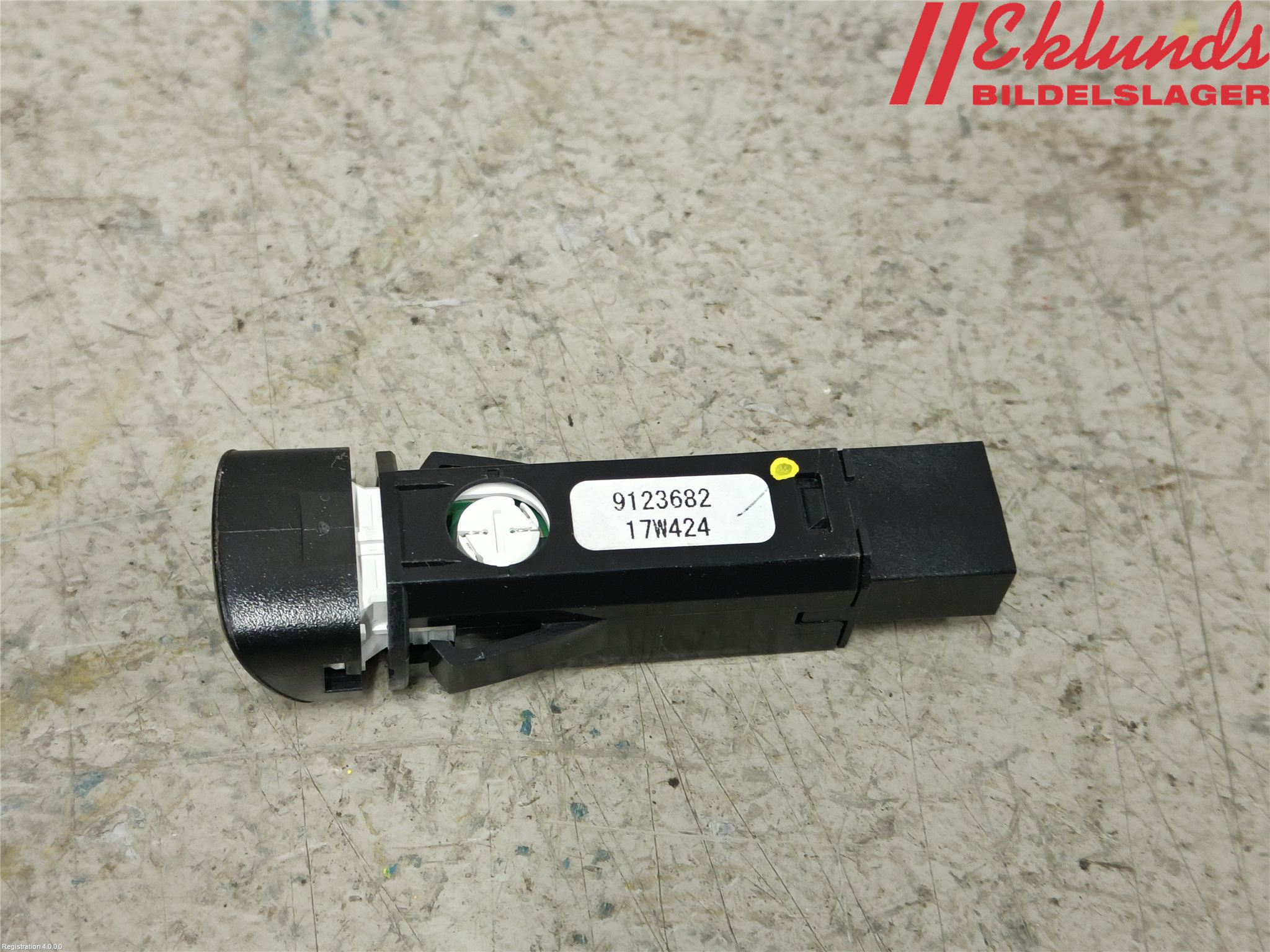 Volvo V40 12-19 Strömställare Varnings