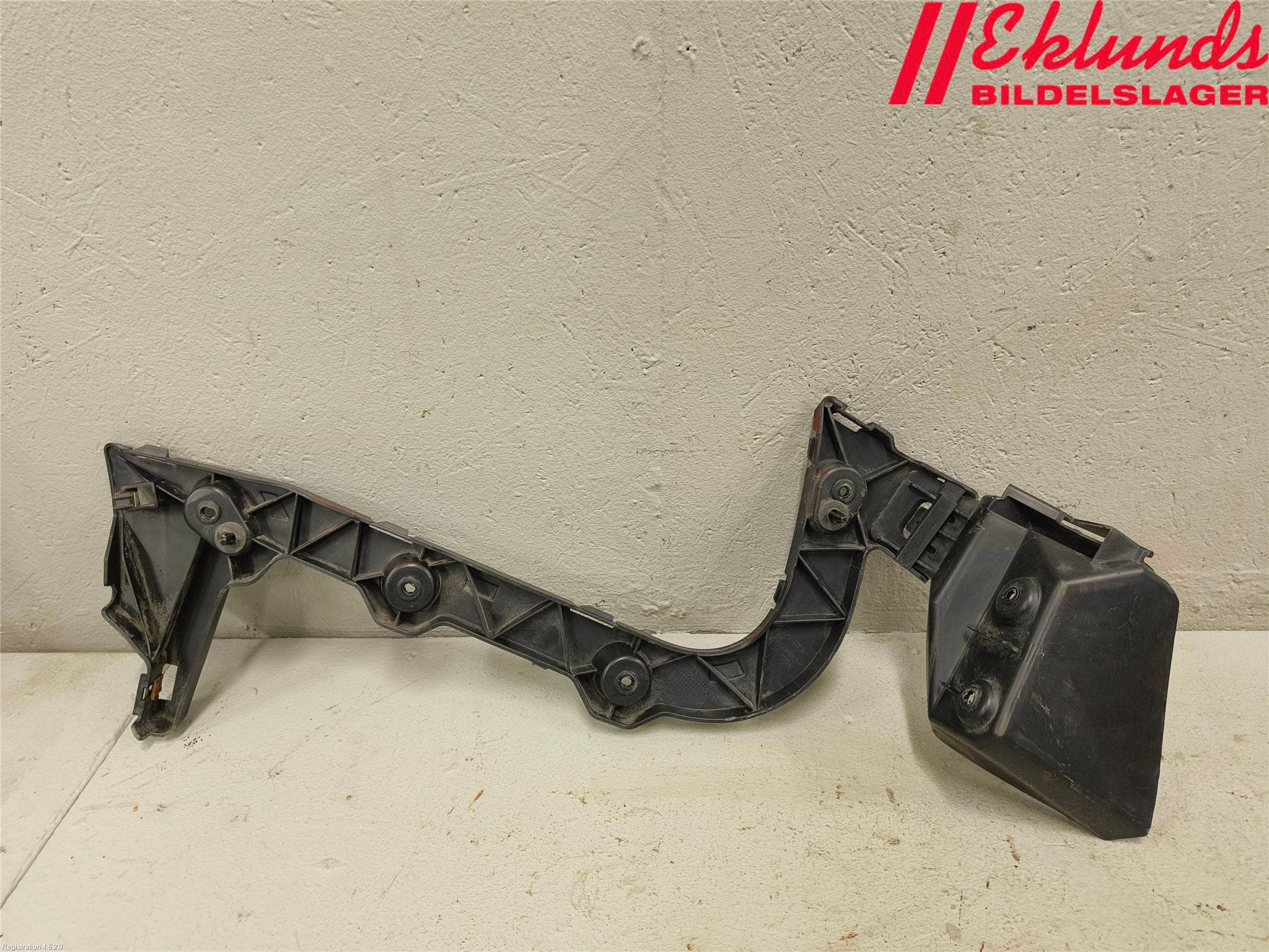 Ford FOCUS 11-14 Stötfångarfäste Bak Hö