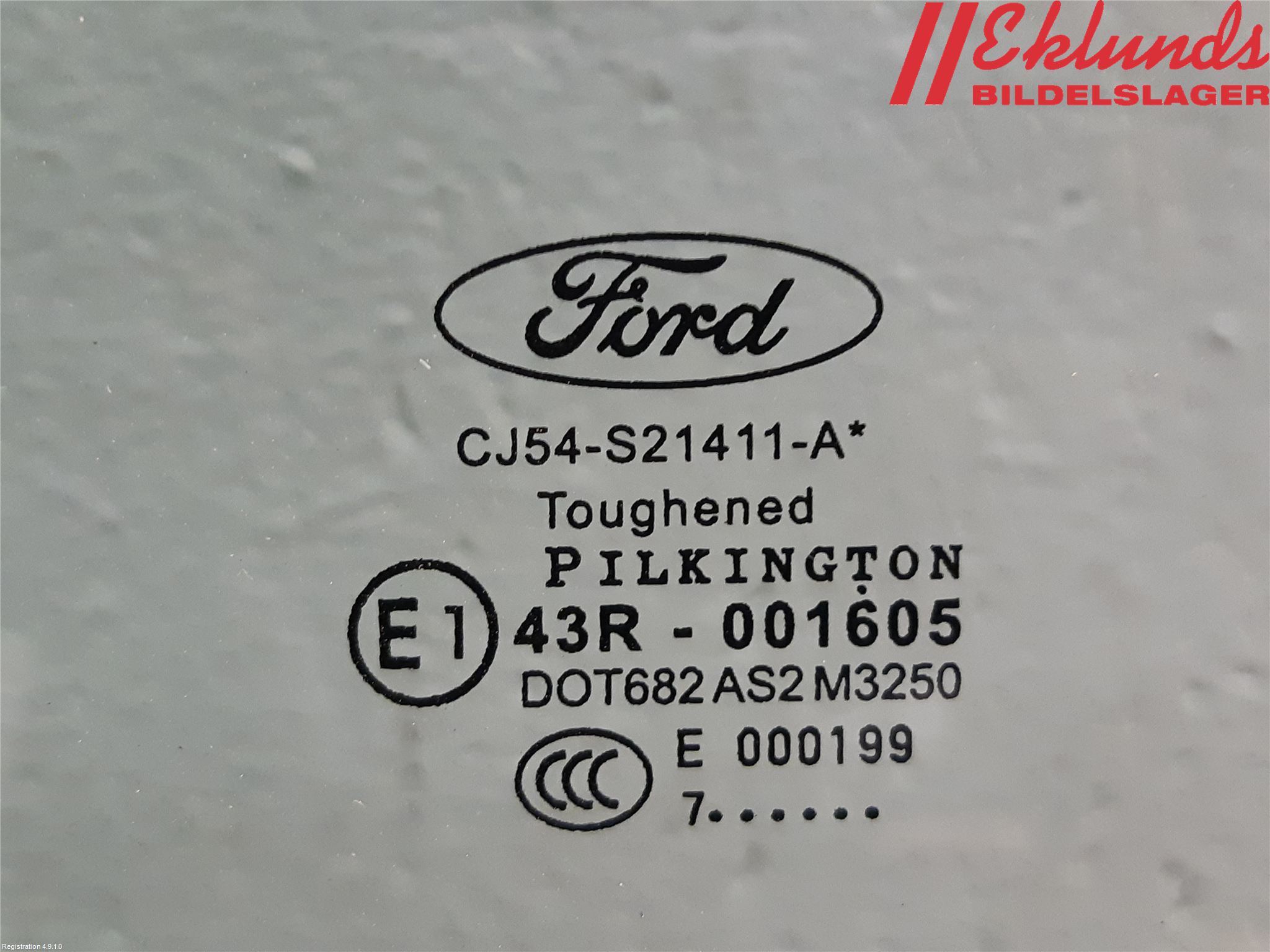 Ford KUGA 17-19 Dörruta Fram Vänster