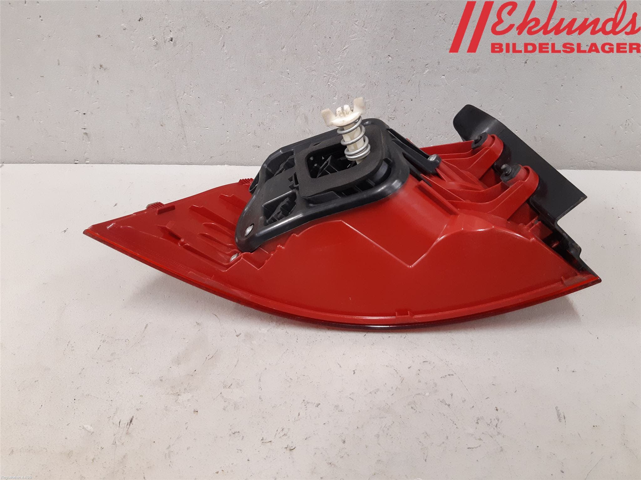 Volkswagen VW PASSAT 11-14 Bakljus Höger