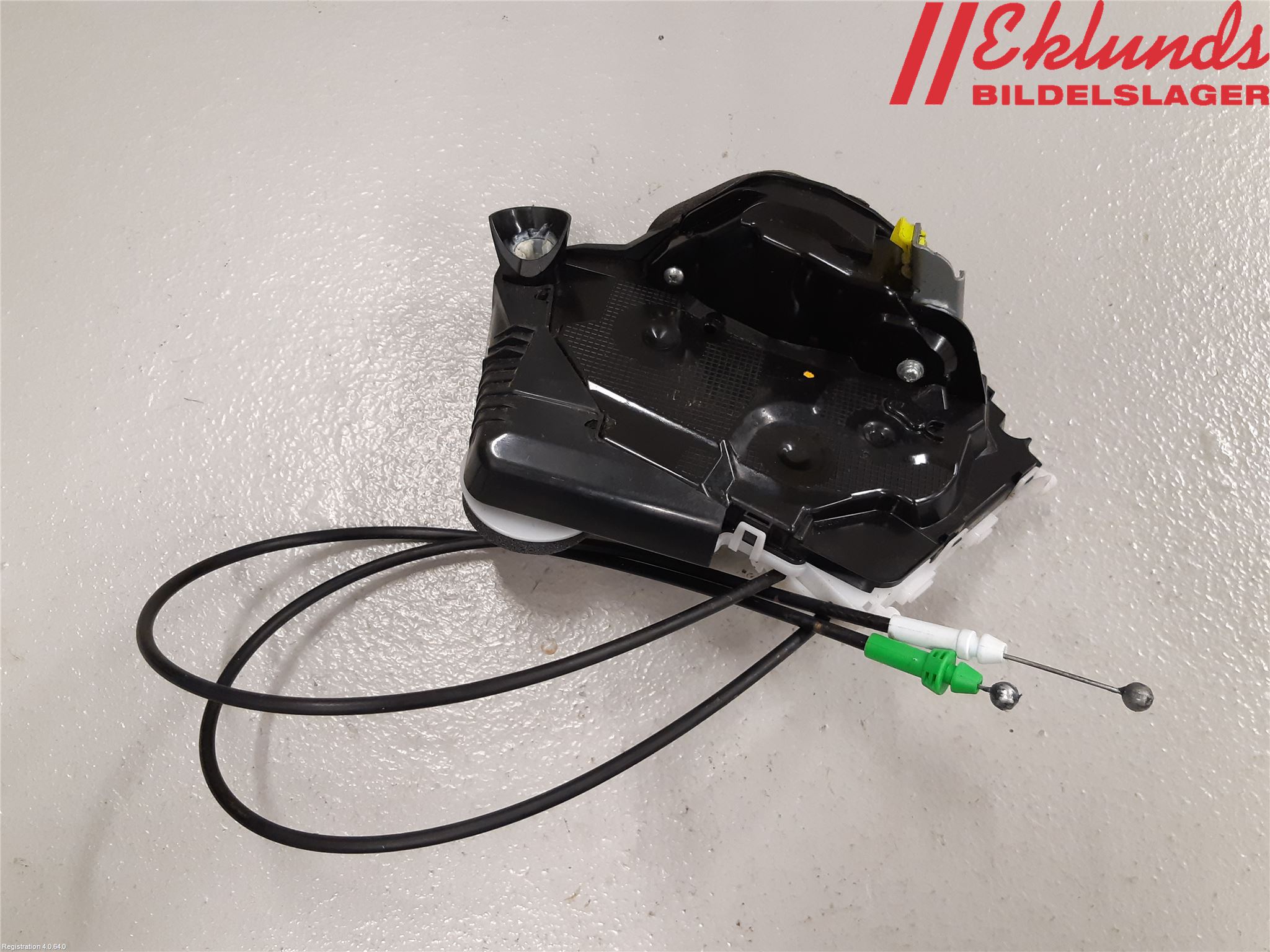 Toyota YARIS XP130 15-20 Låskista-Dörrlås