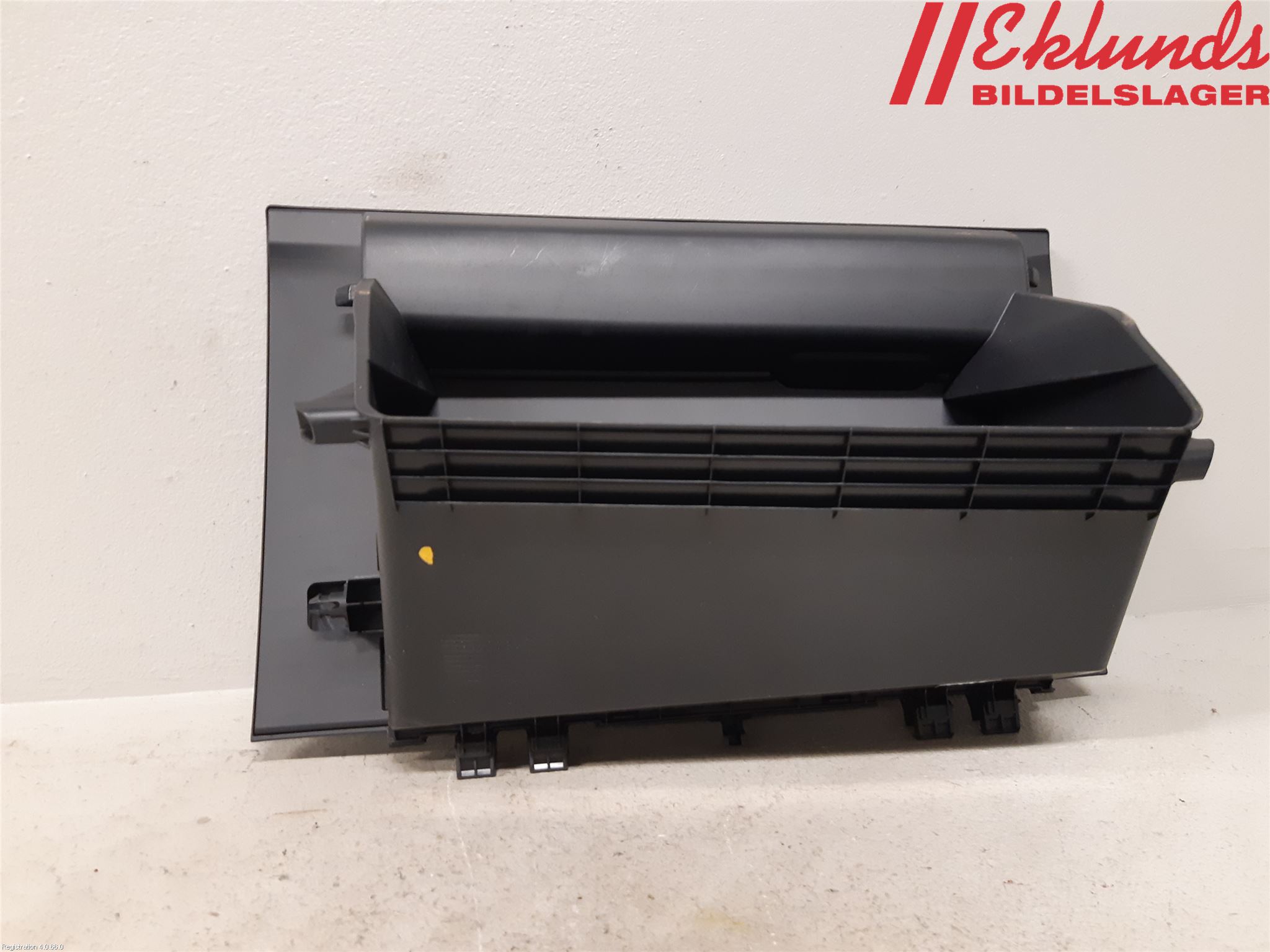 Toyota COROLLA 19- Handskfack