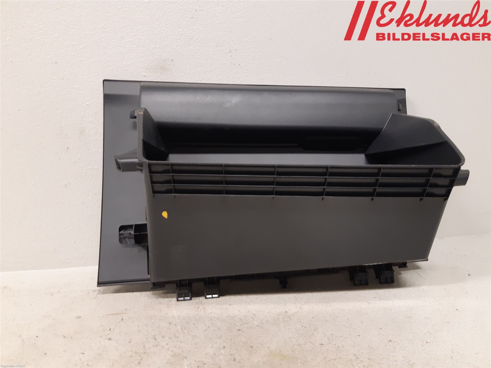 Toyota COROLLA 19- Handskfack