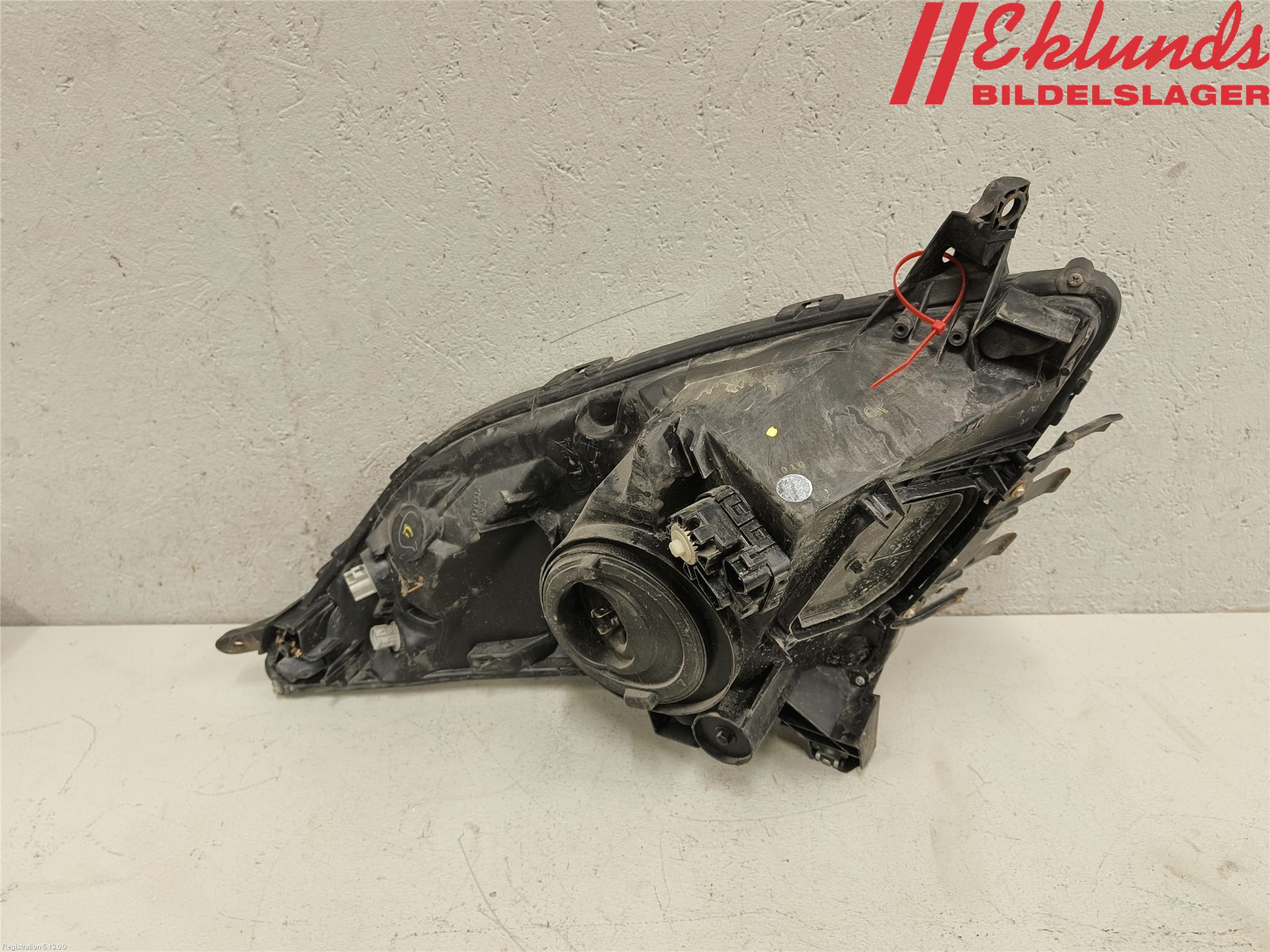 Toyota PRIUS NWH20 04-08 Strålkastare Vänster