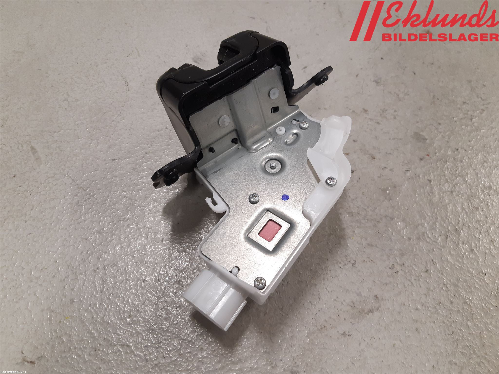 Toyota RAV4 19- Låskista Baklucka