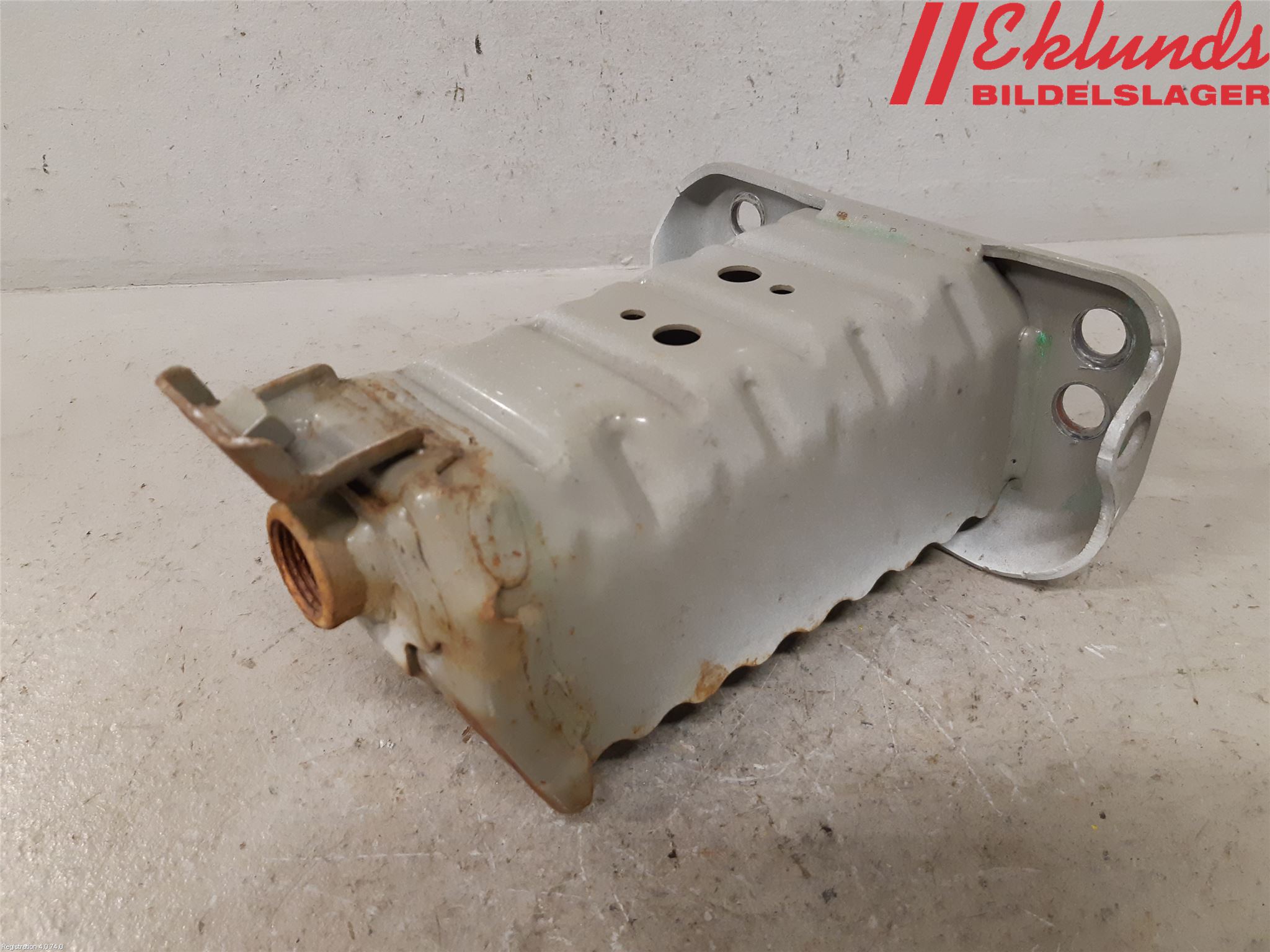 Toyota YARIS XP130 12-14 Stötfångarbärjärn Fram