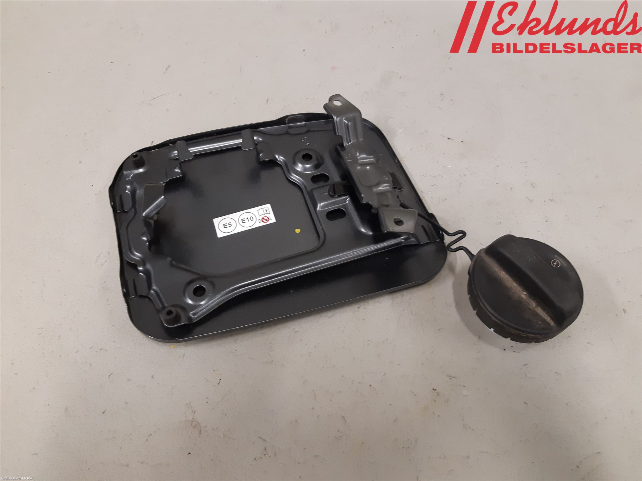 Toyota RAV4 19- Tanklucka