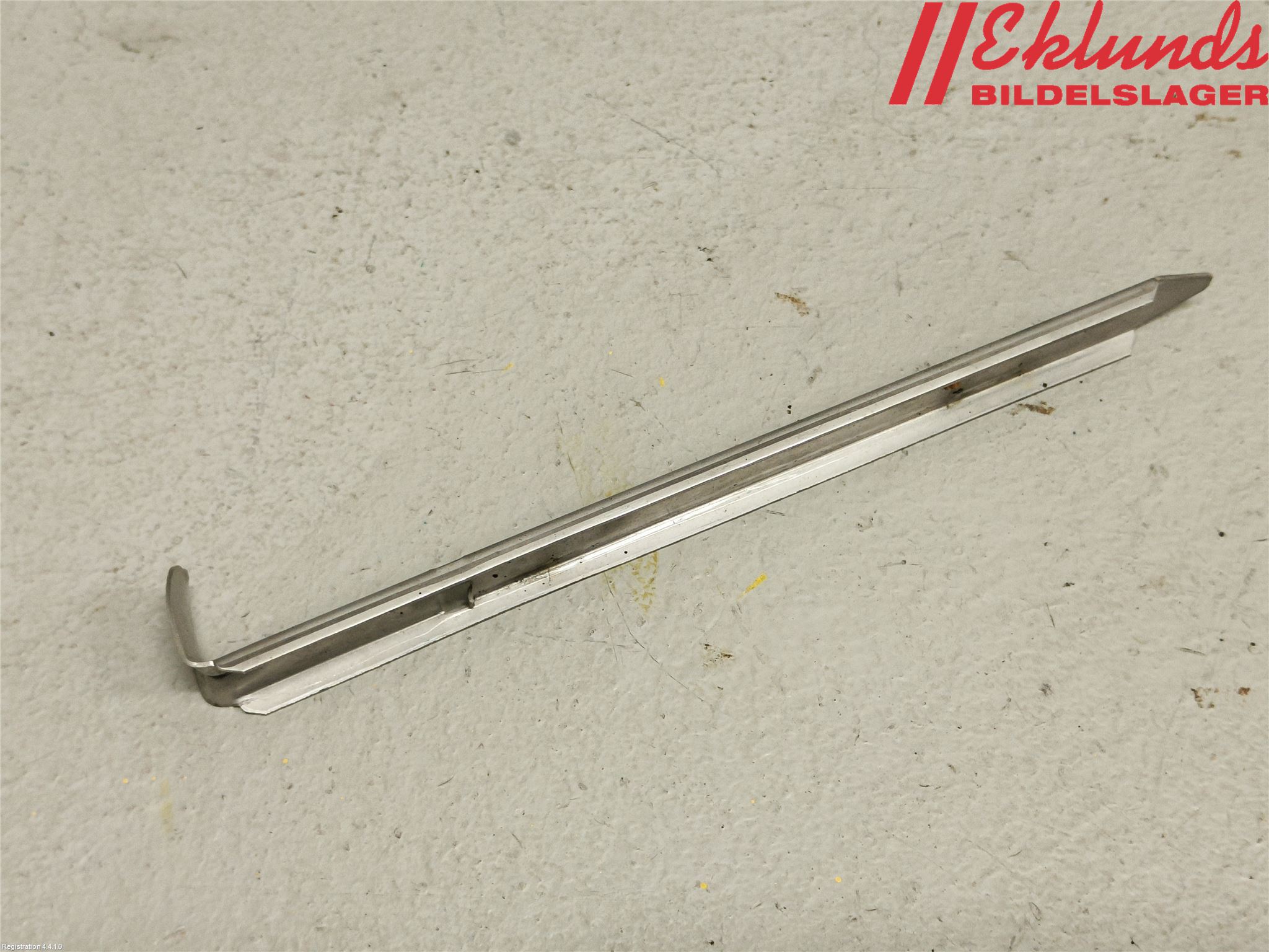 Volvo V70 08-13 Strålkast Fästsarg