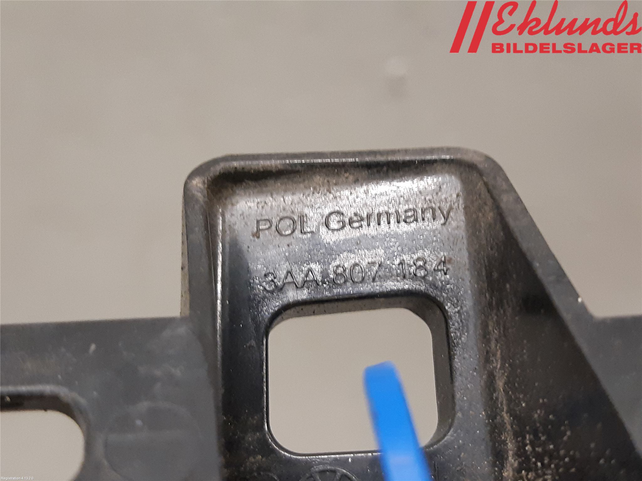 Volkswagen VW PASSAT 11-14 Stötfångarfäste Fram Hö
