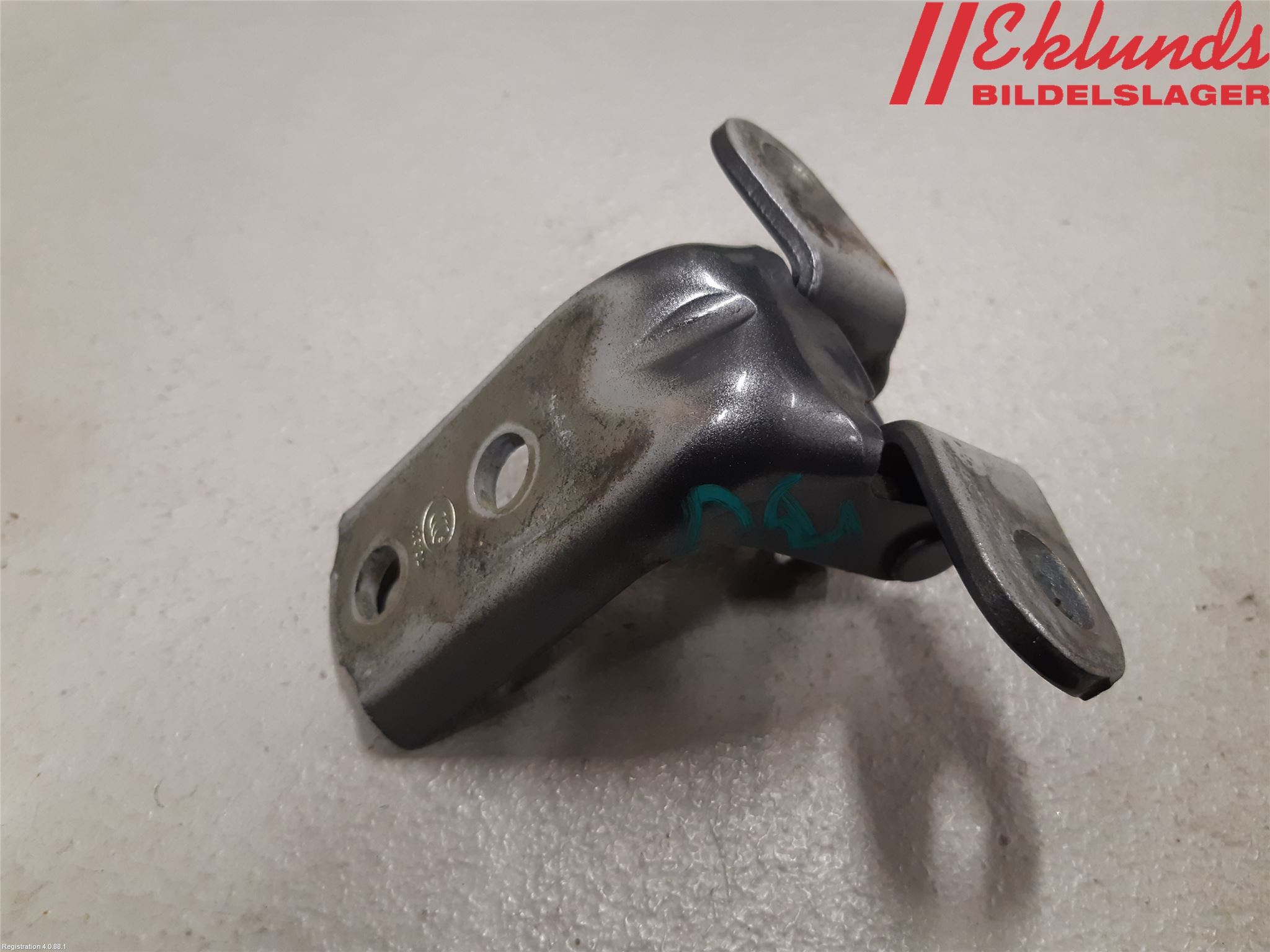 Hyundai SANTA FE 13-18 Dörrgångjärn