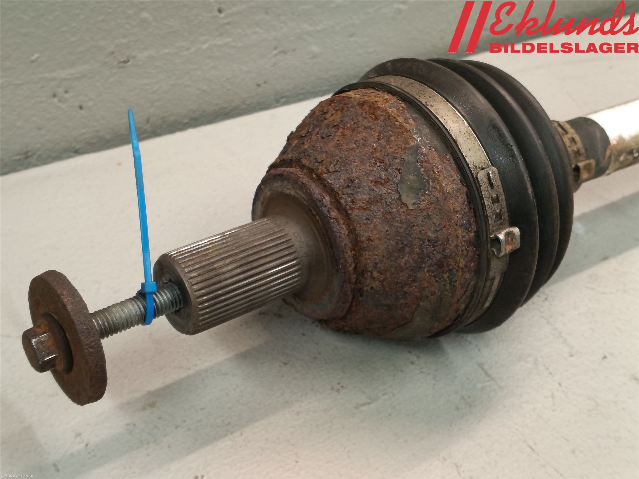Volvo V70 08-13 Drivaxel Fram Höger