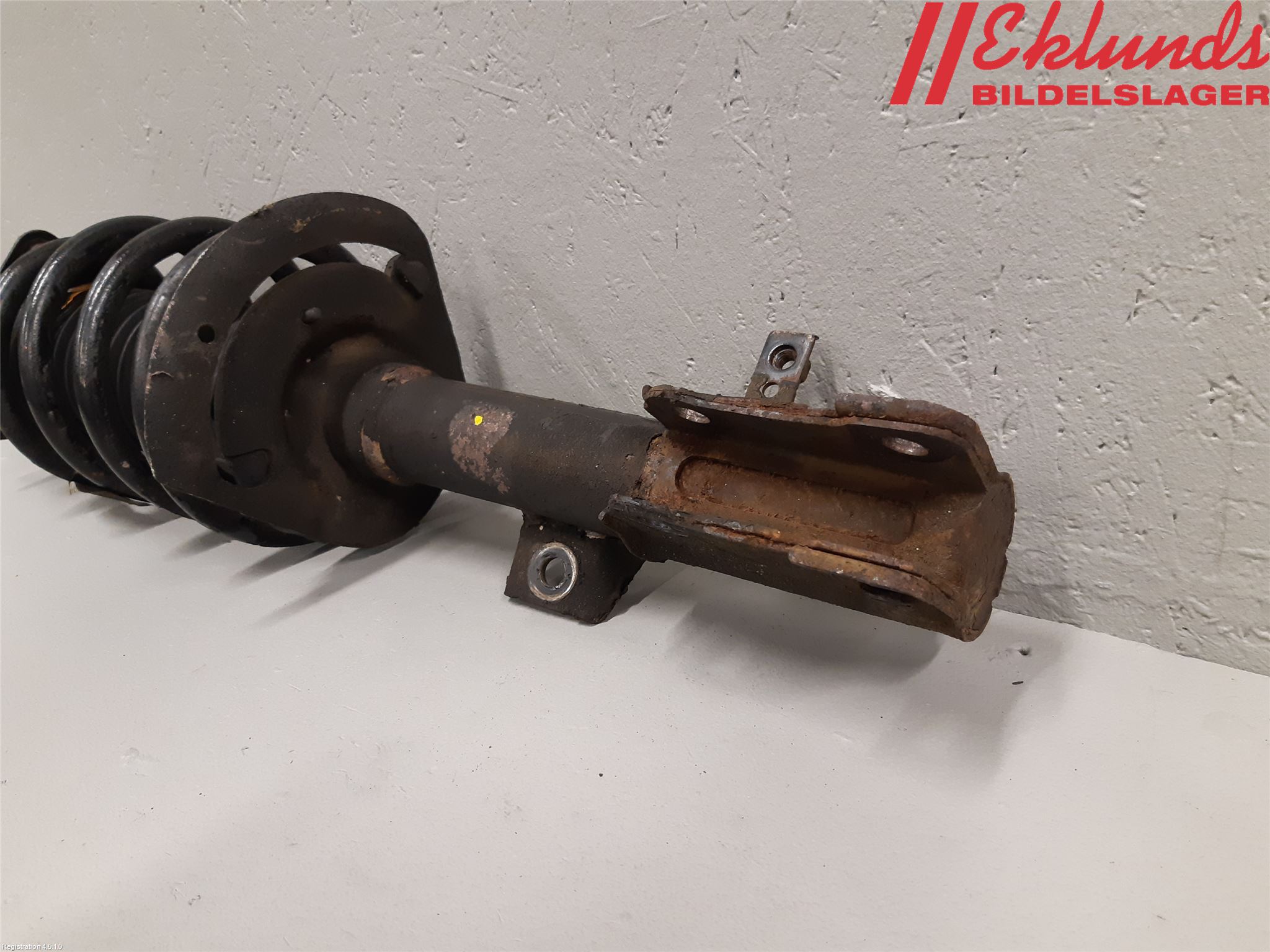 Fiat FREEMONT Fjäderben Fram Höger