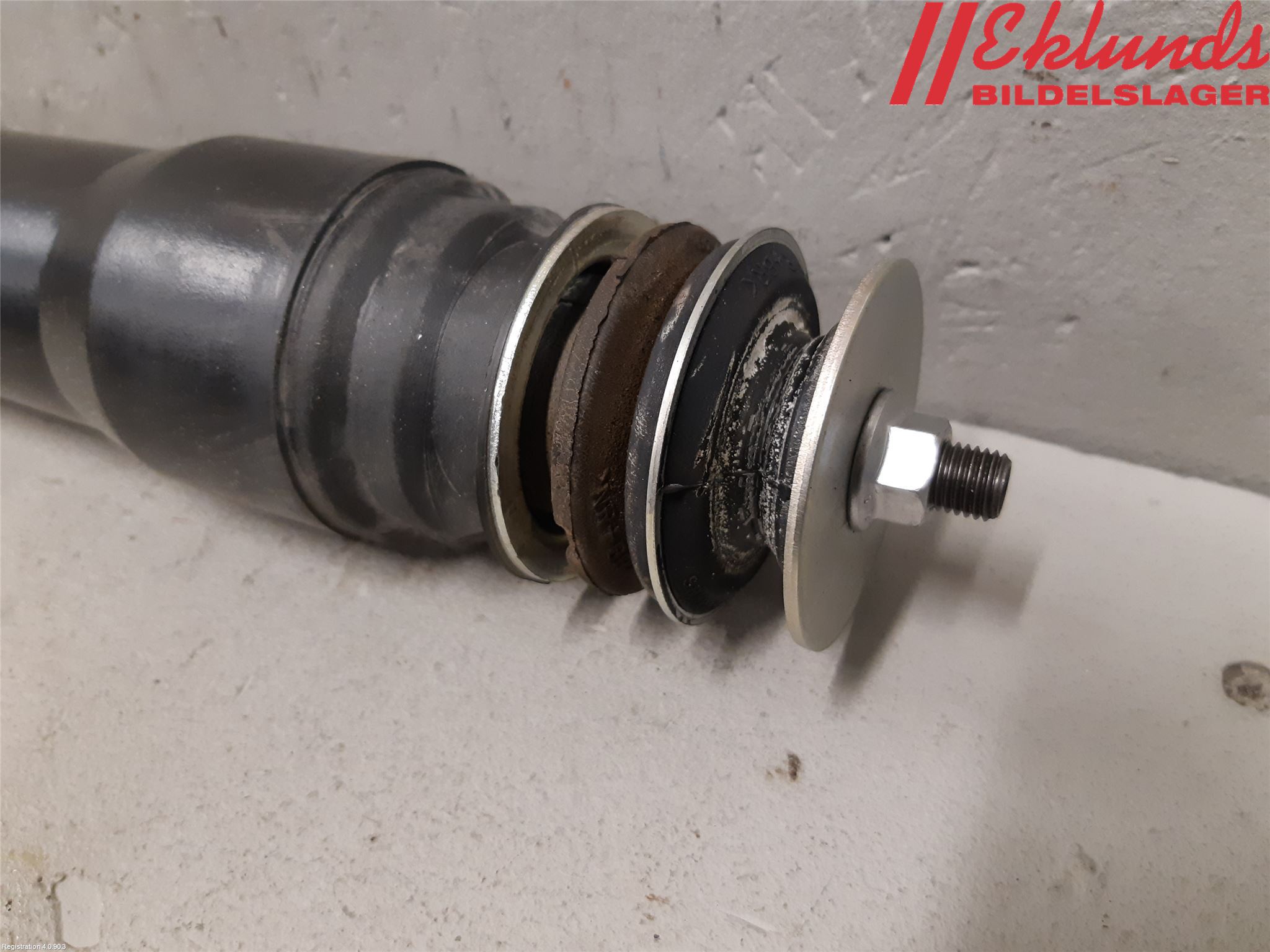 Toyota YARIS XP21 20- Stötdämpare Bak