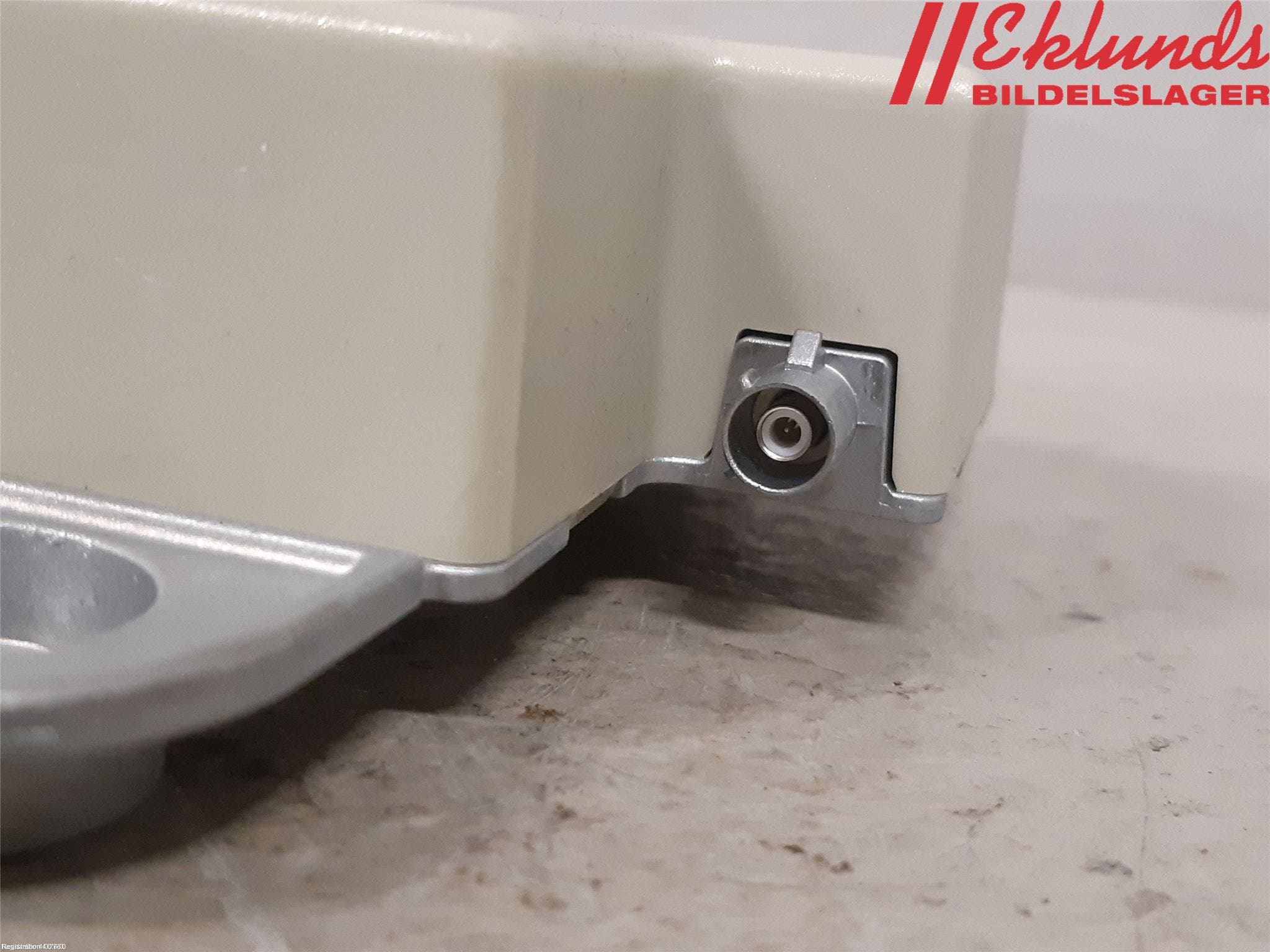 BMW X4 F26 14-18 Antennförstärkare