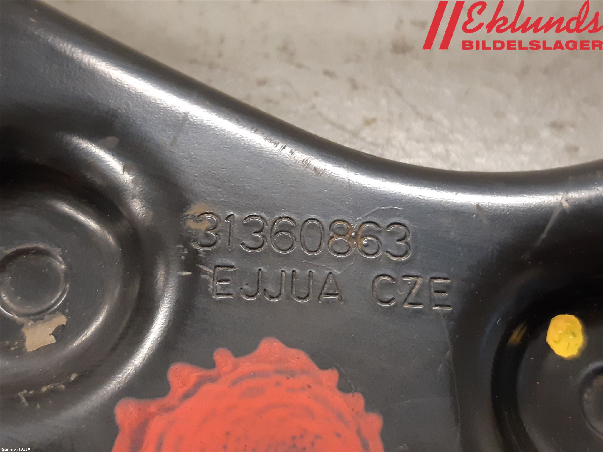 Volvo S90 17->> Bärarm Bak Övre Vänster