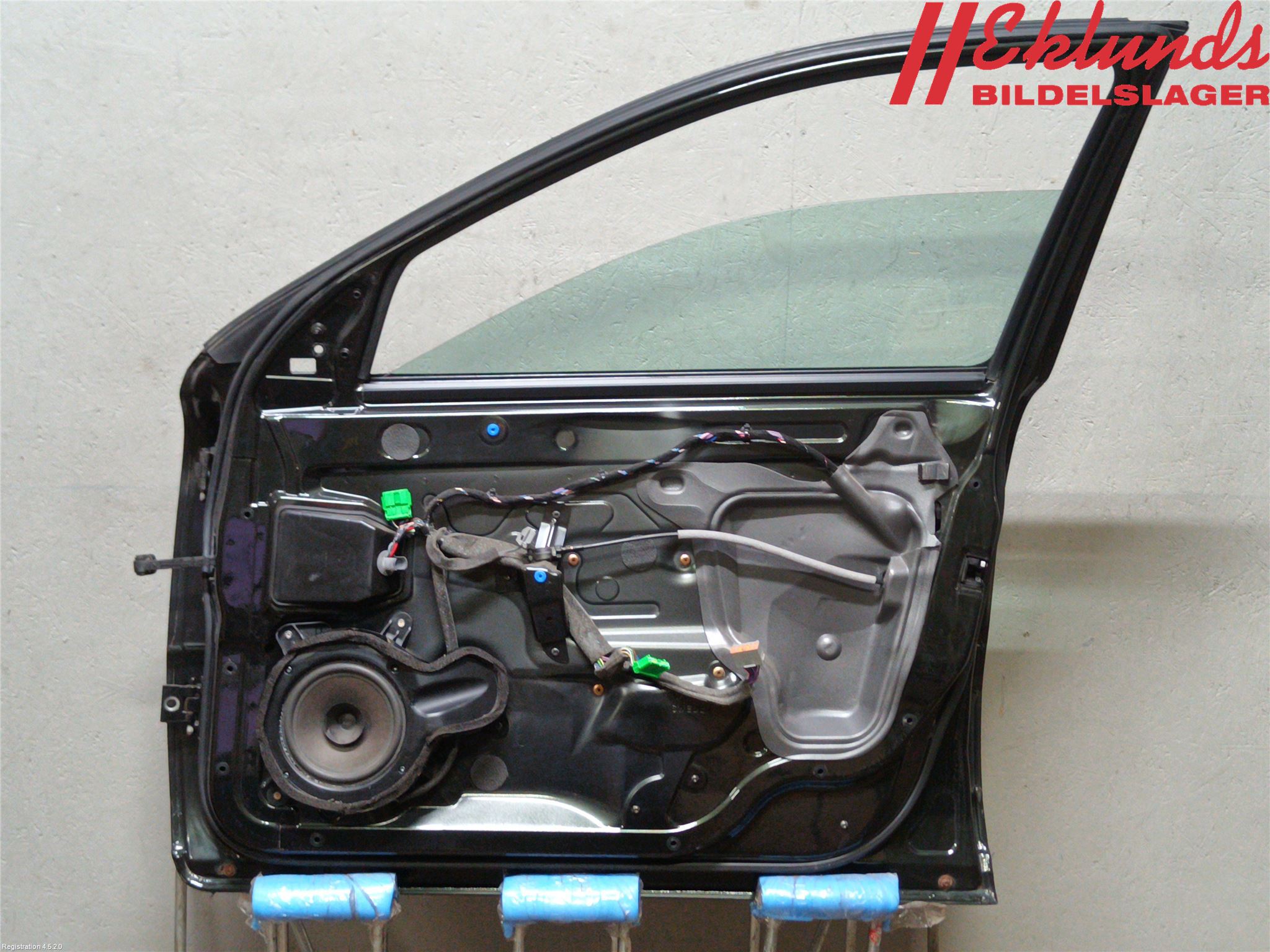 Volvo S60 05-10 Dörr Fram Höger