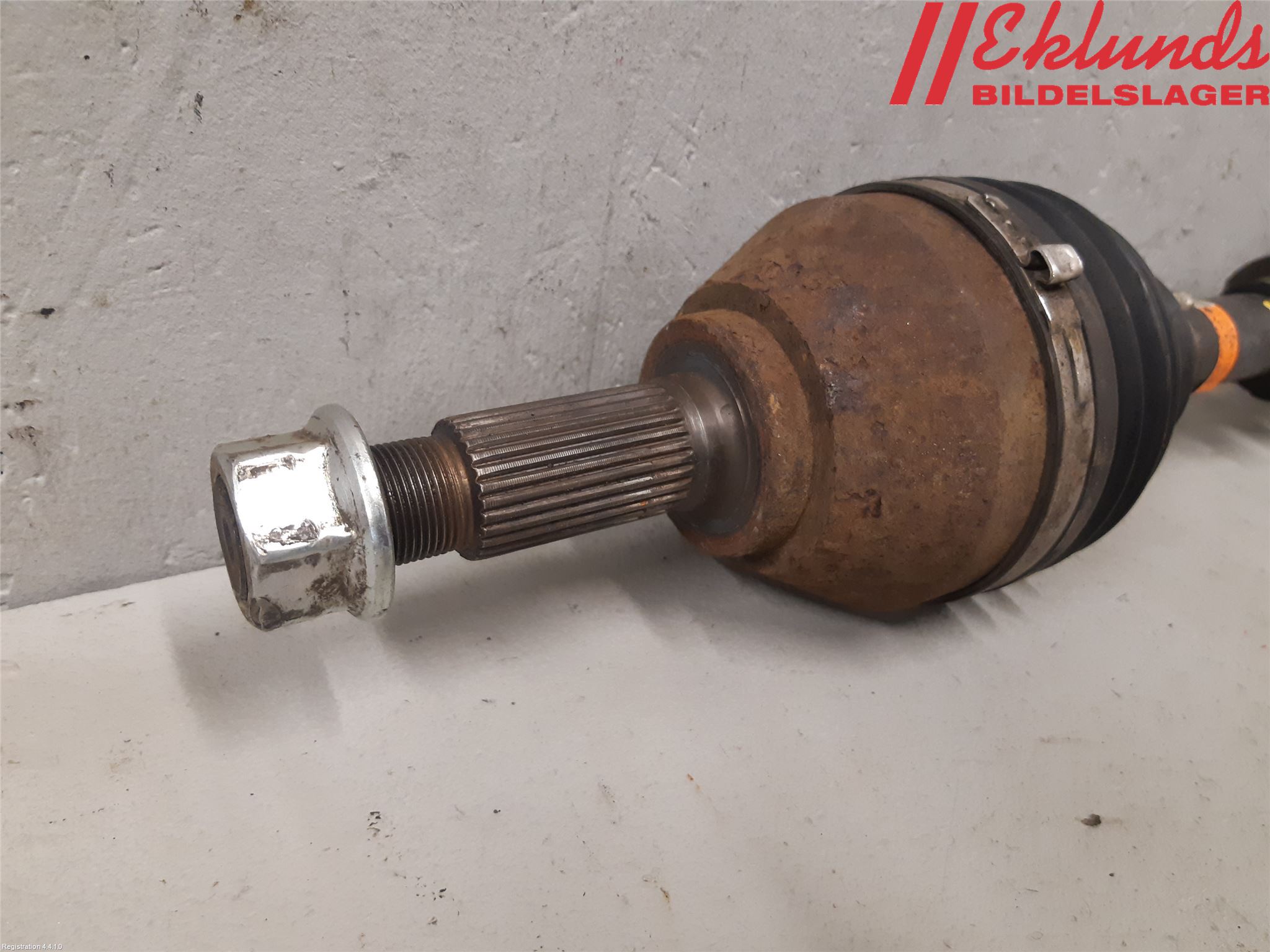 Nissan QASHQAI 10-14 Drivaxel Fram Vänster