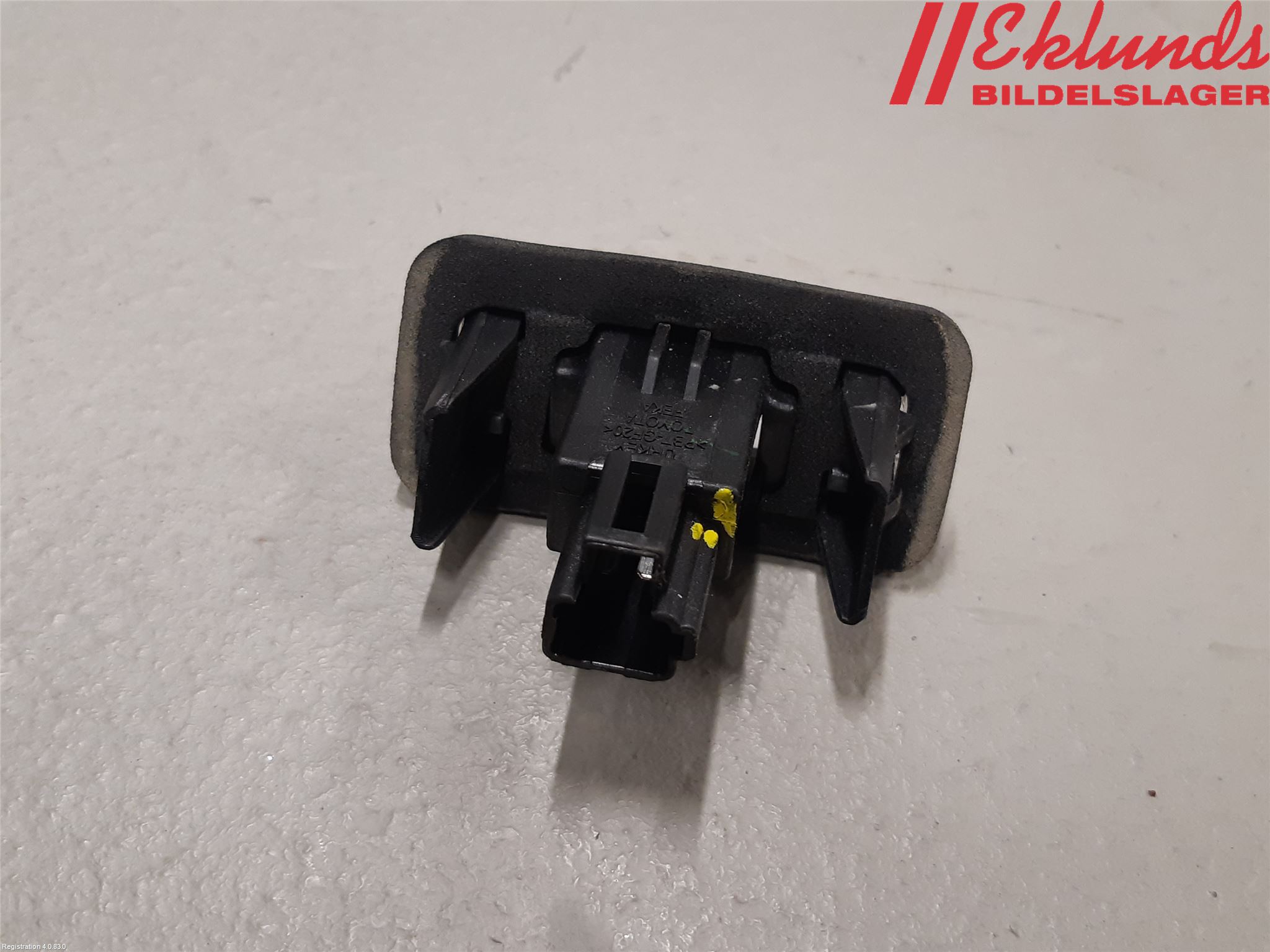 Toyota YARIS XP130 15-20 Skylt Belysning