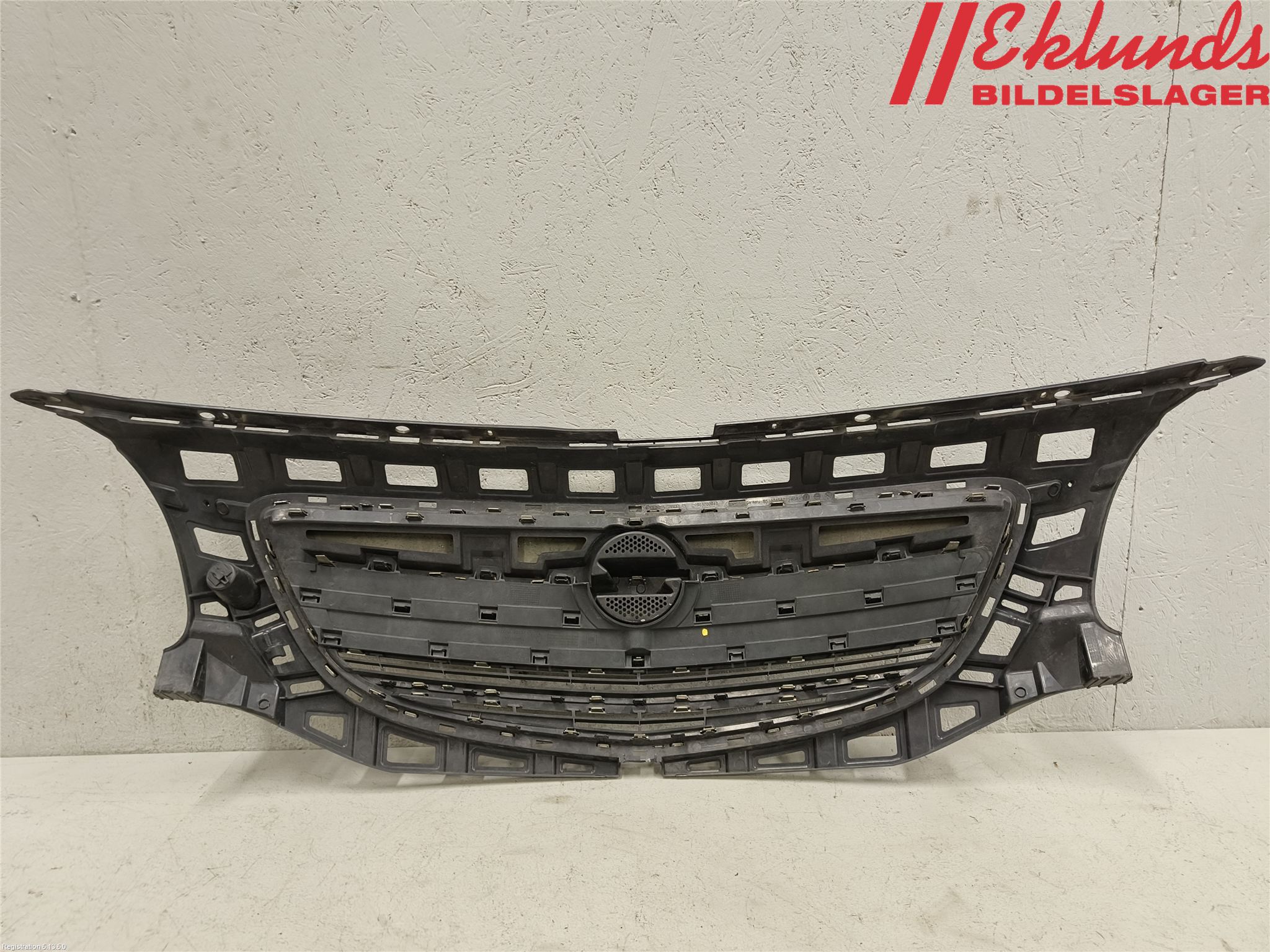 Opel INSIGNIA 09-16 Grill Komp