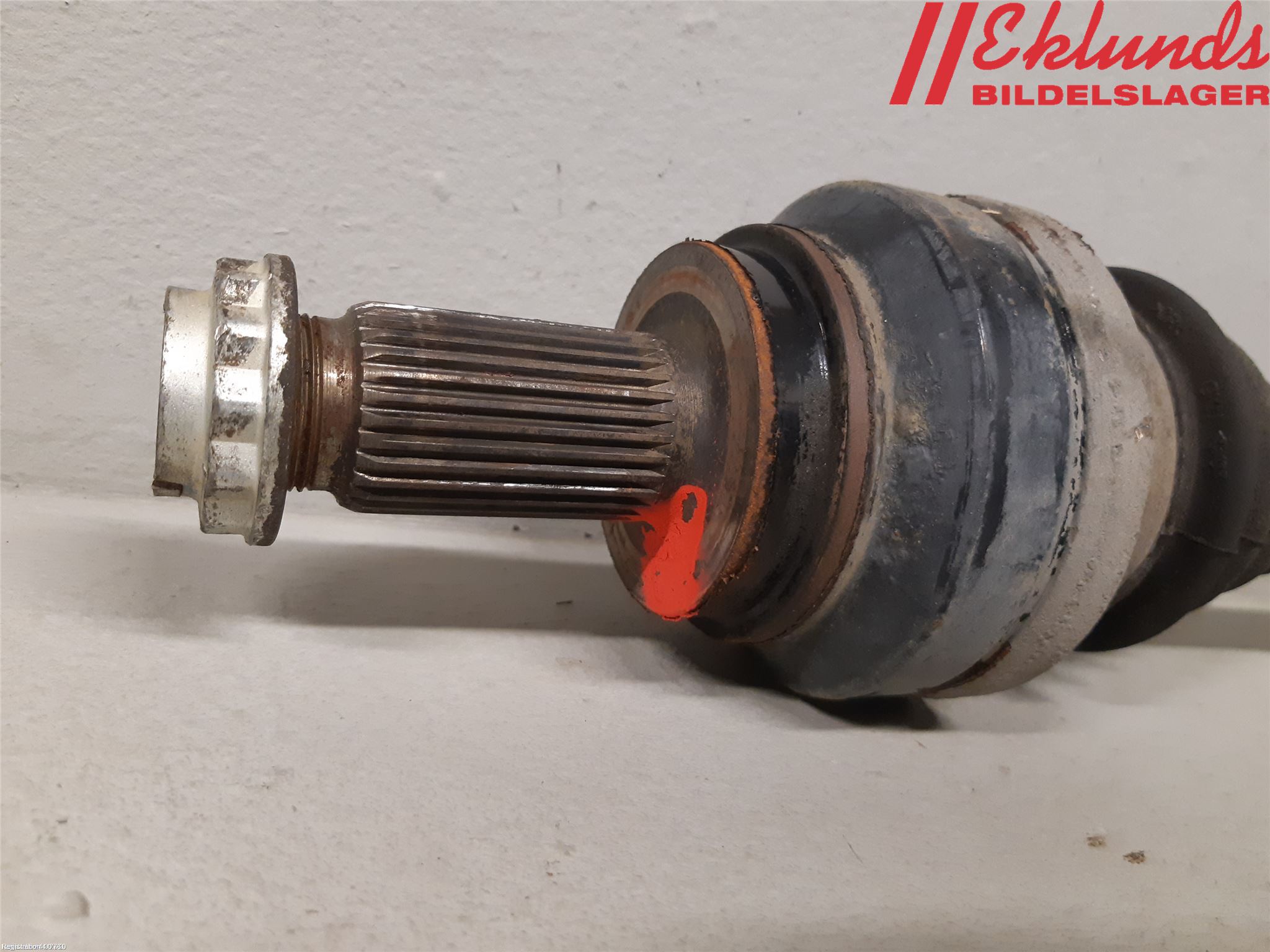 BMW X4 F26 14-18 Drivaxel Bak Vänster