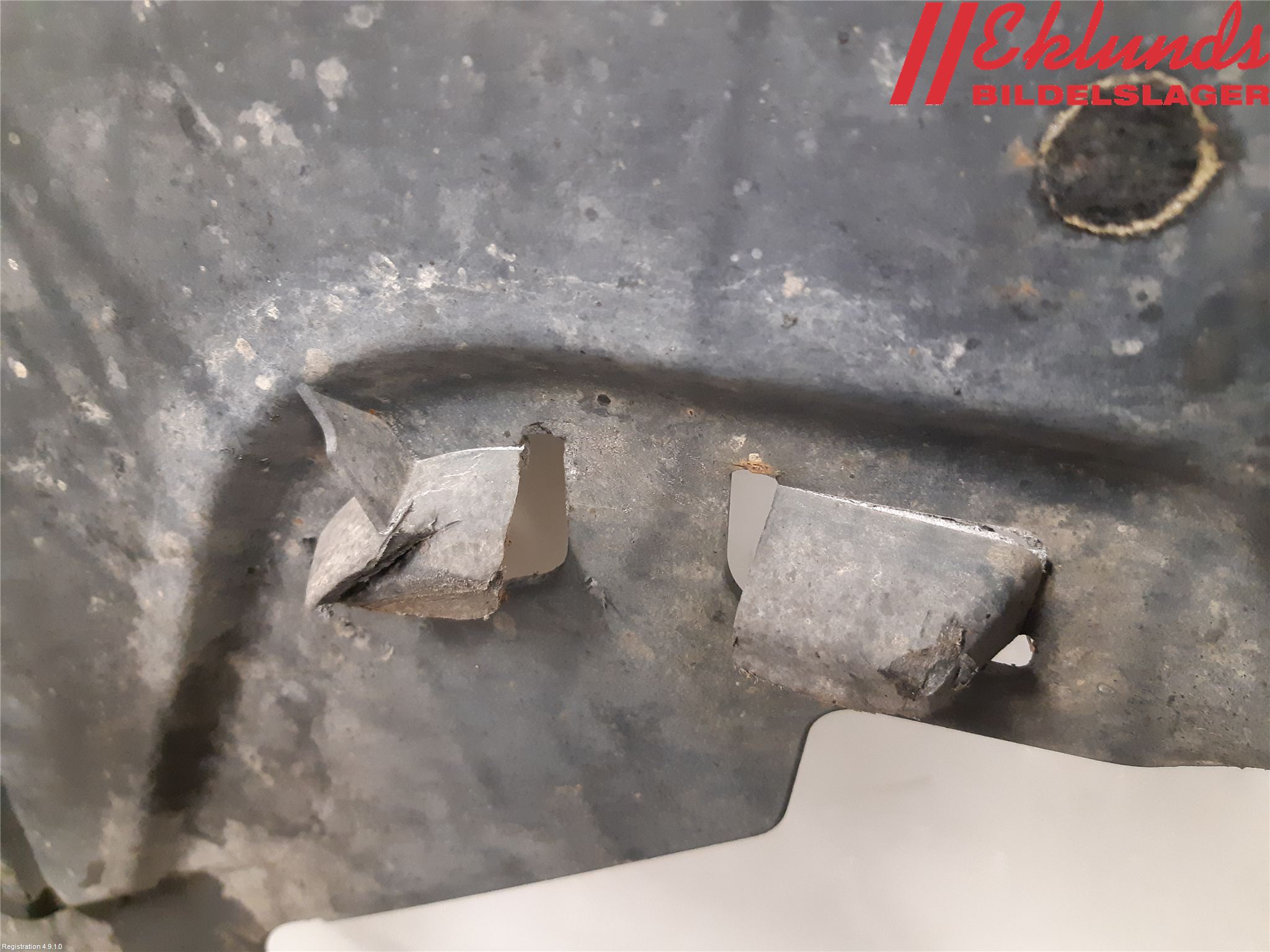 Ford KUGA 08-12 Hasplåt Plåt-Plast